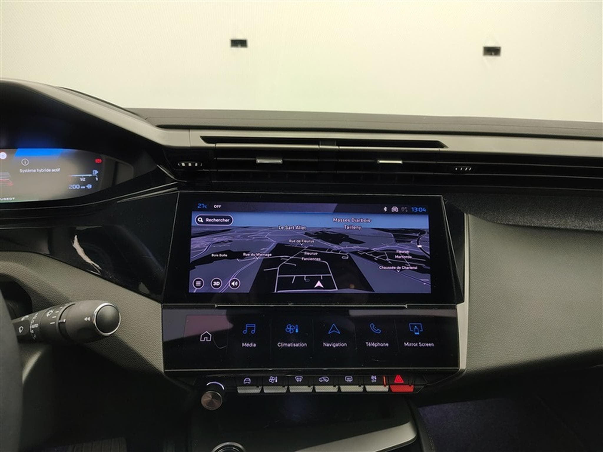 Peugeot 408 PHEV 1.6 Turbo Allure S&S (133 kW) (2024) - Photo 11