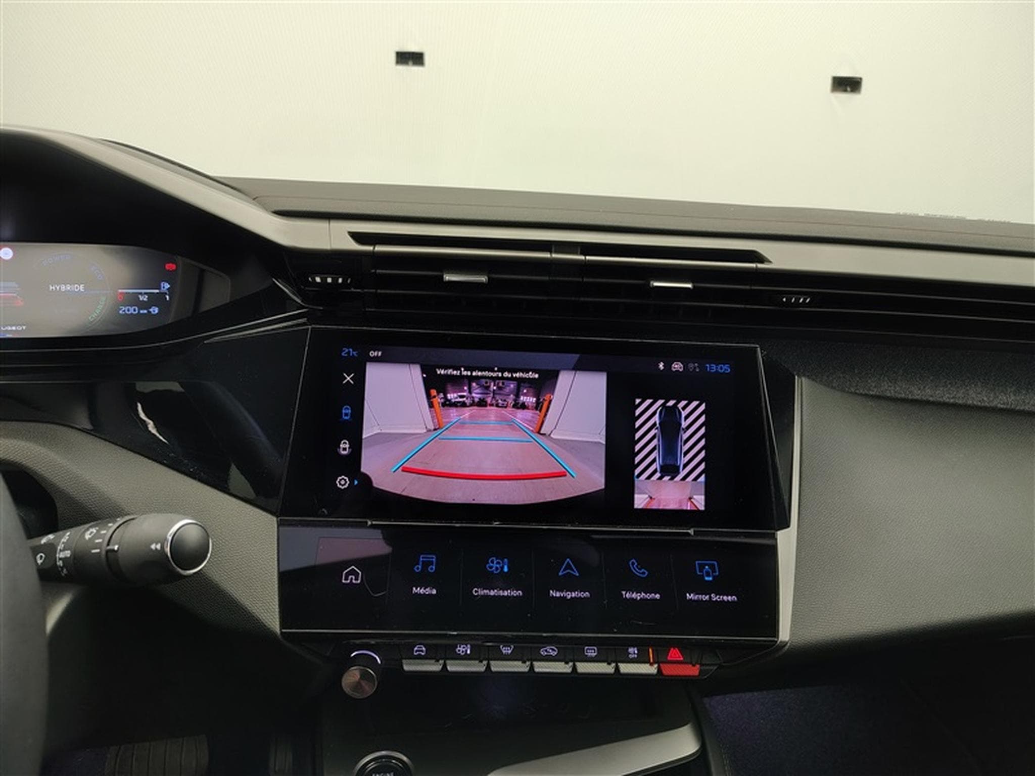 Peugeot 408 PHEV 1.6 Turbo Allure S&S (133 kW) (2024) - Photo 18