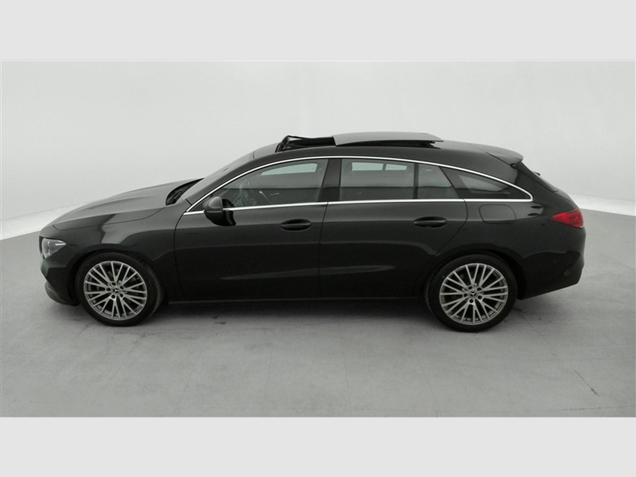 Mercedes CLA 180 d Autom. Luxury Line NAVI / FULL LED / S-CUIR / PANO (2023) - Photo 3
