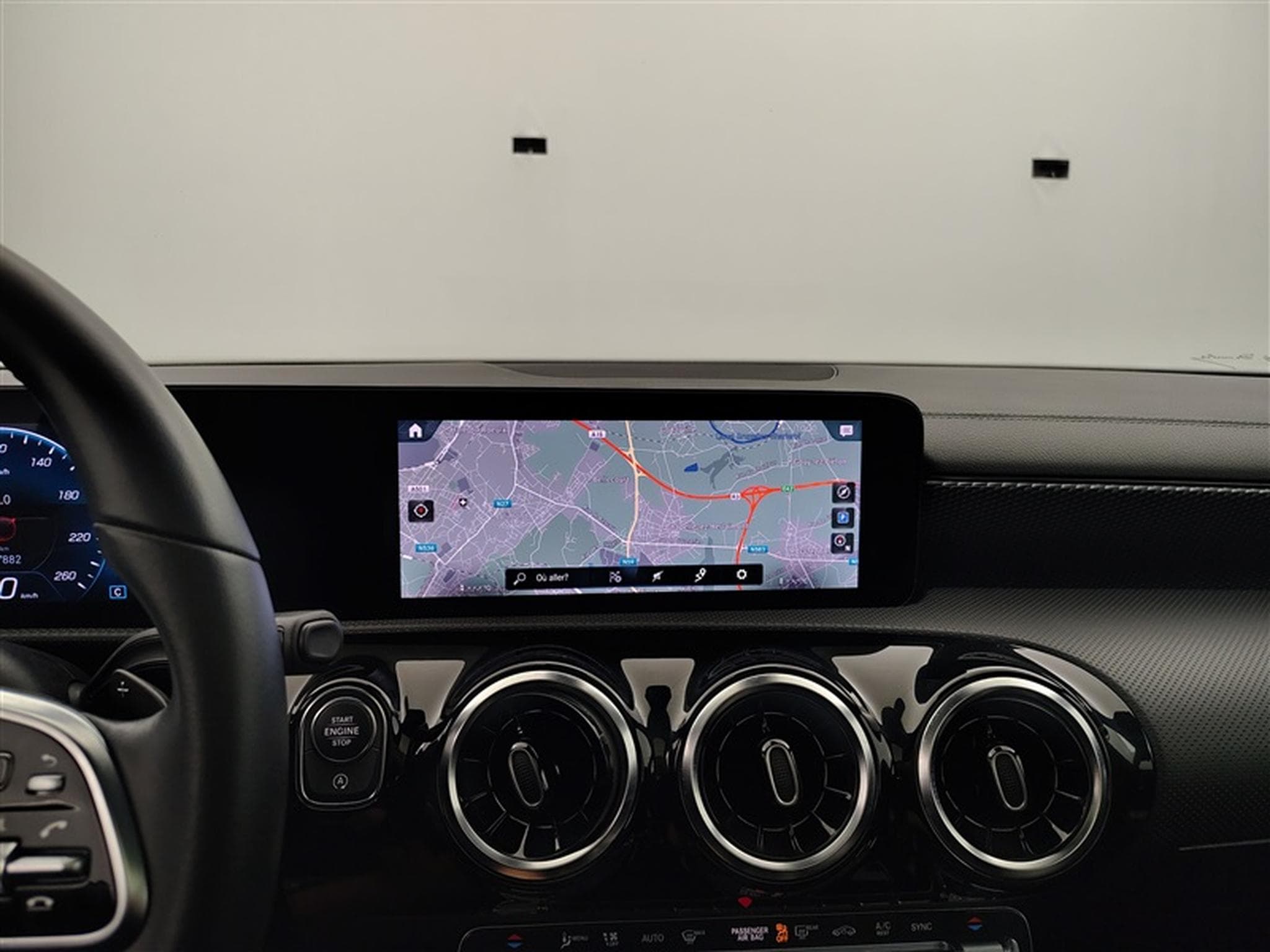 Mercedes CLA 180 d Autom. Luxury Line NAVI / FULL LED / S-CUIR / PANO (2023) - Photo 11