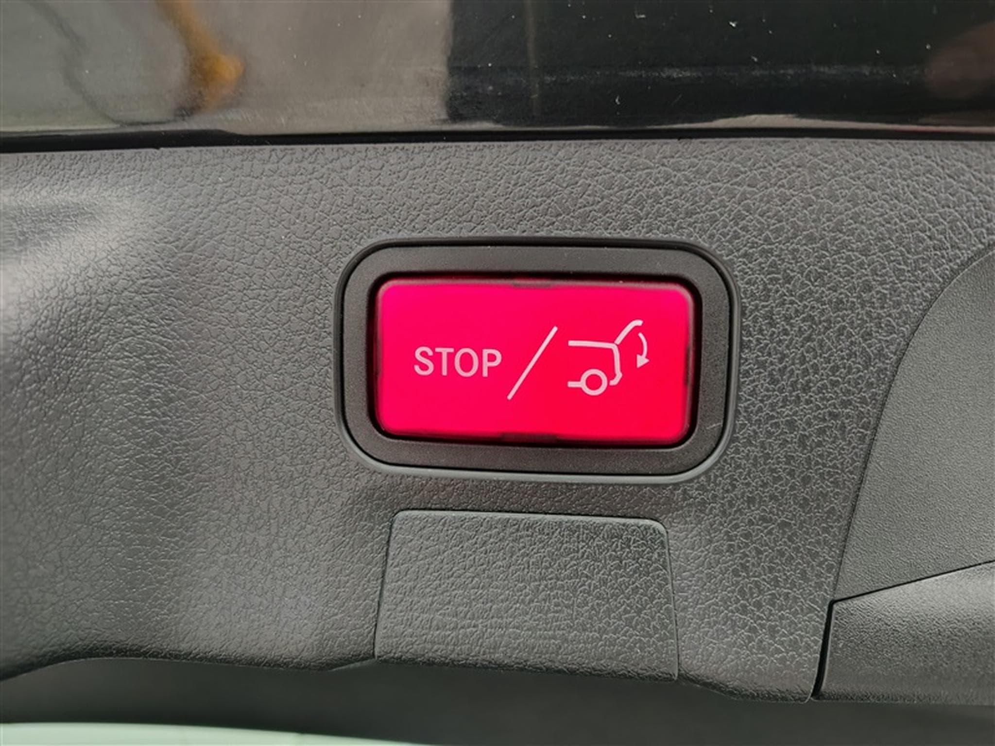 Mercedes CLA 180 d Autom. Luxury Line NAVI / FULL LED / S-CUIR / PANO (2023) - Photo 20