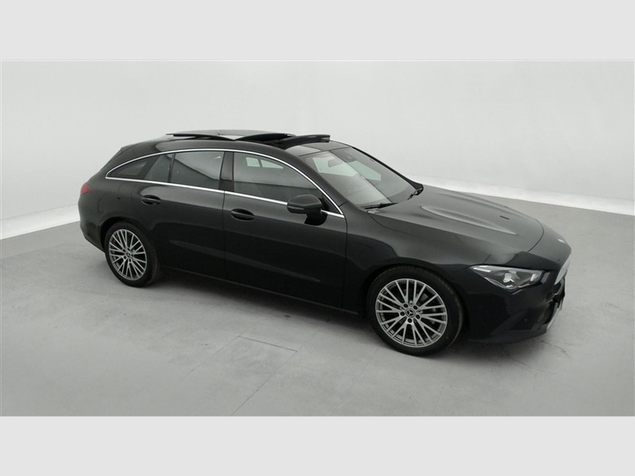 Mercedes CLA 180 d Autom. Luxury Line NAVI / FULL LED / S-CUIR / PANO (2023) - Photo 24