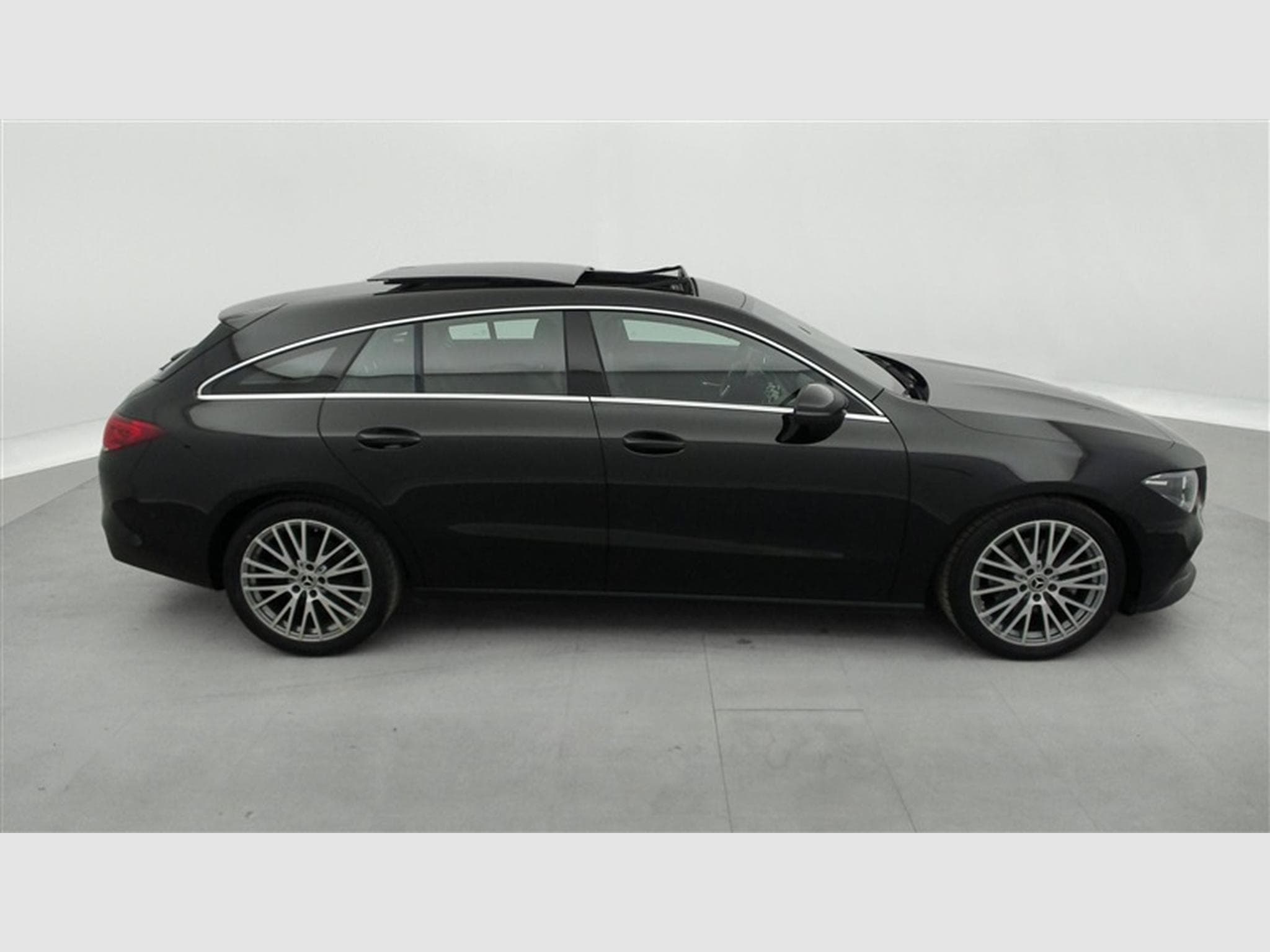 Mercedes CLA 180 d Autom. Luxury Line NAVI / FULL LED / S-CUIR / PANO (2023) - Photo 25