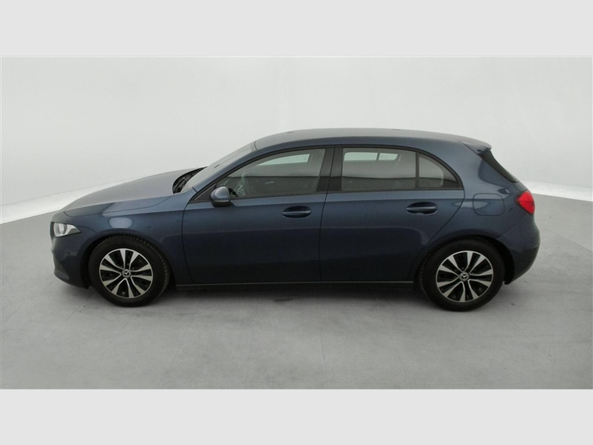 Mercedes A 180 A 180  Business solution NAVI/ LED/JA (2022) - Foto 3