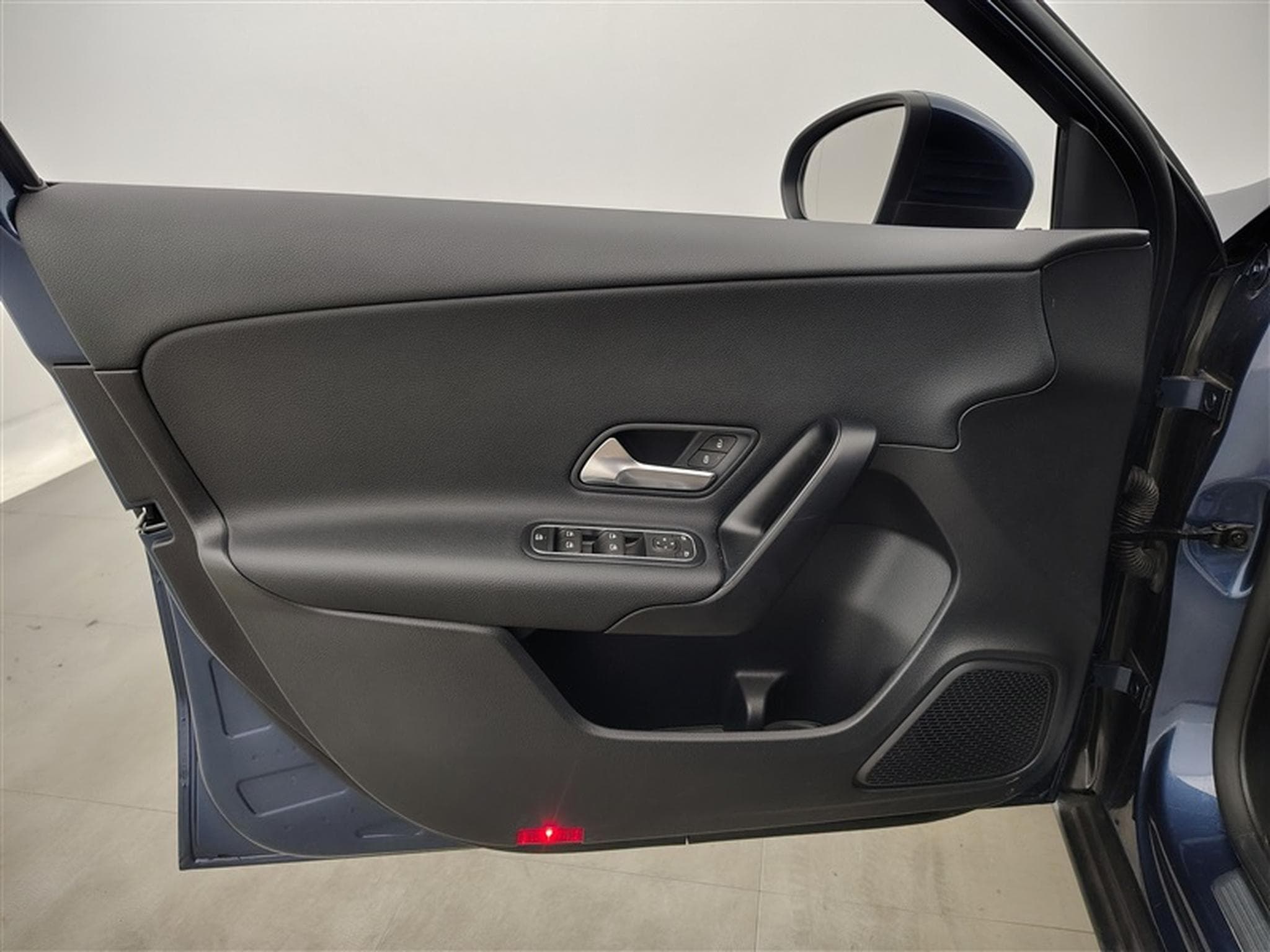 Mercedes A 180 A 180  Business solution NAVI/ LED/JA (2022) - Foto 17