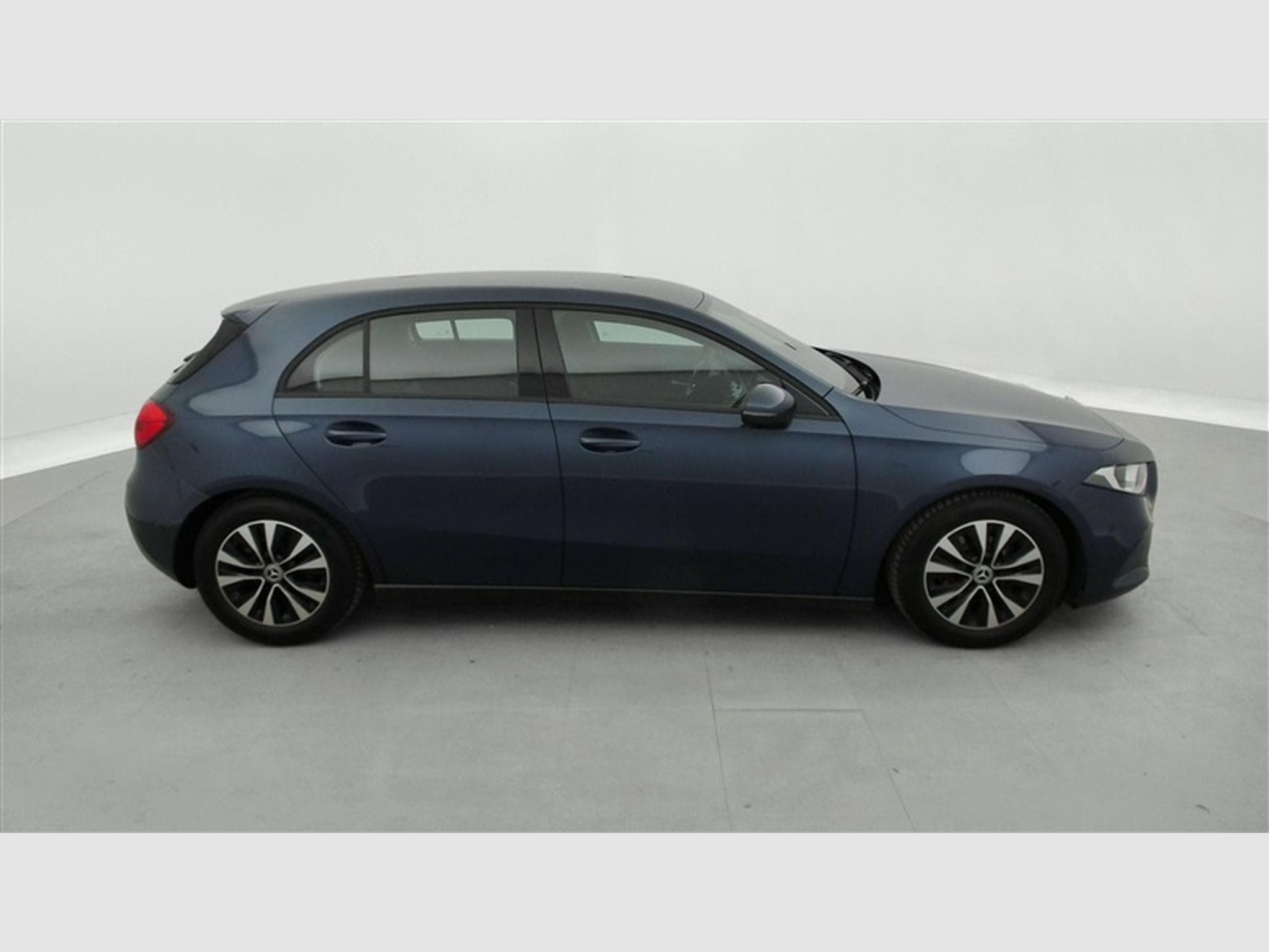 Mercedes A 180 A 180  Business solution NAVI/ LED/JA (2022) - Foto 25