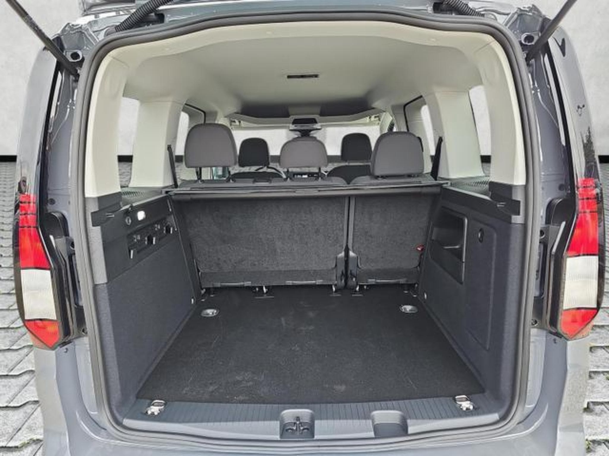 VW Caddy Basis (2026) - Photo 14