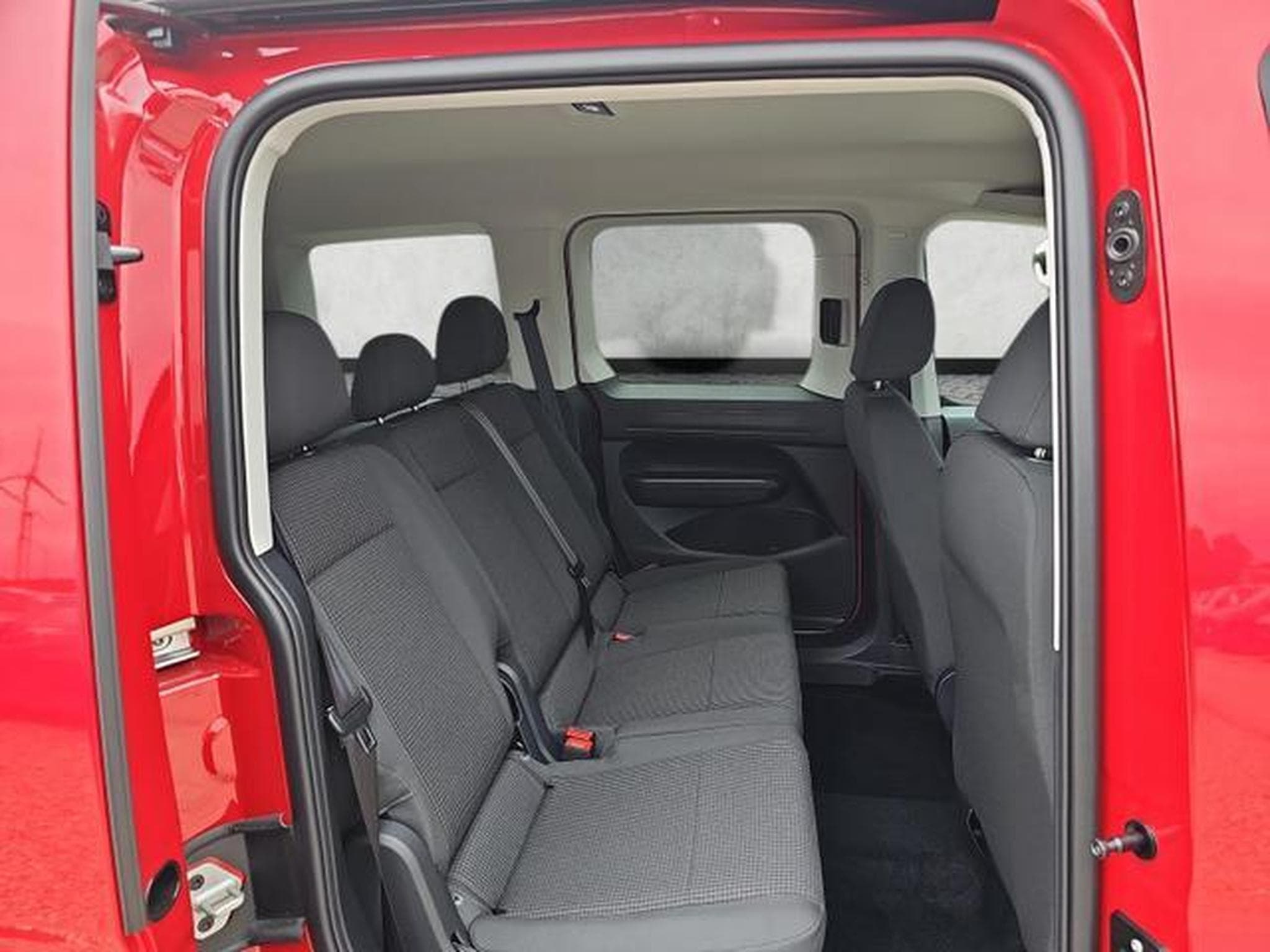 VW Caddy Basis (2026) - Photo 13