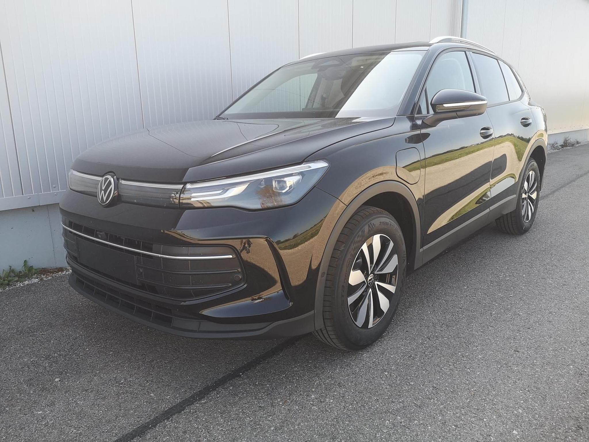 VW Tiguan 1.5 eHybrid Life (2026) - Photo 1