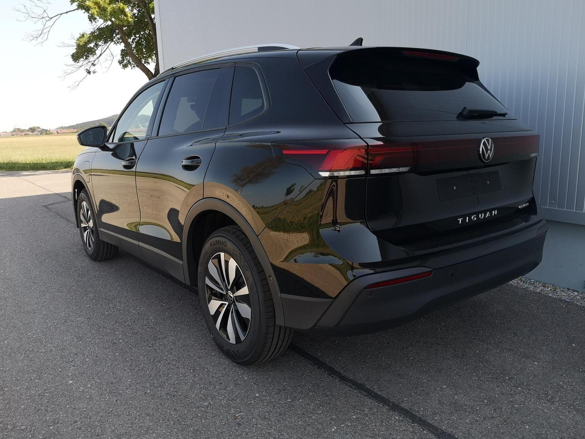 VW Tiguan 1.5 eHybrid Life (2026) - Photo 2