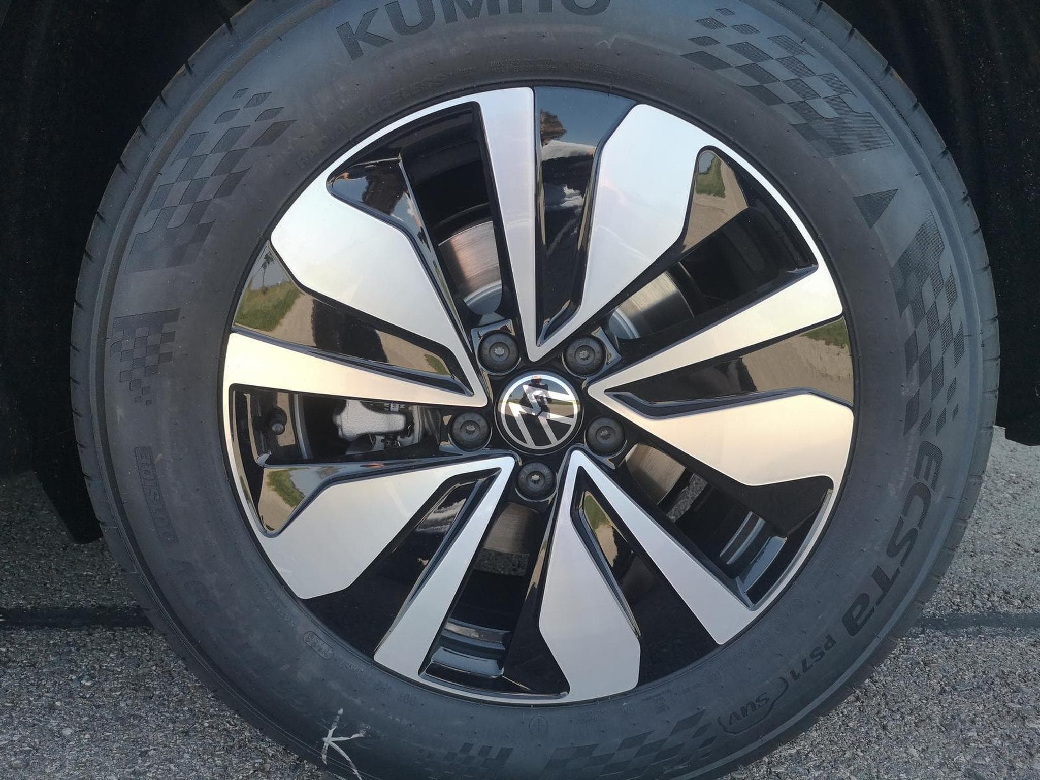 VW Tiguan 1.5 eHybrid Life (2026) - Photo 5