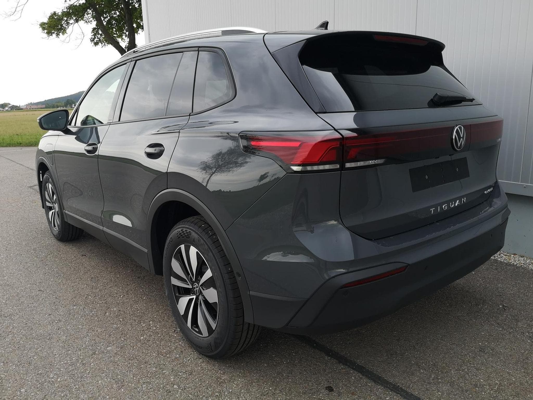 VW Tiguan 1.5 eHybrid Life (2026) - Photo 2