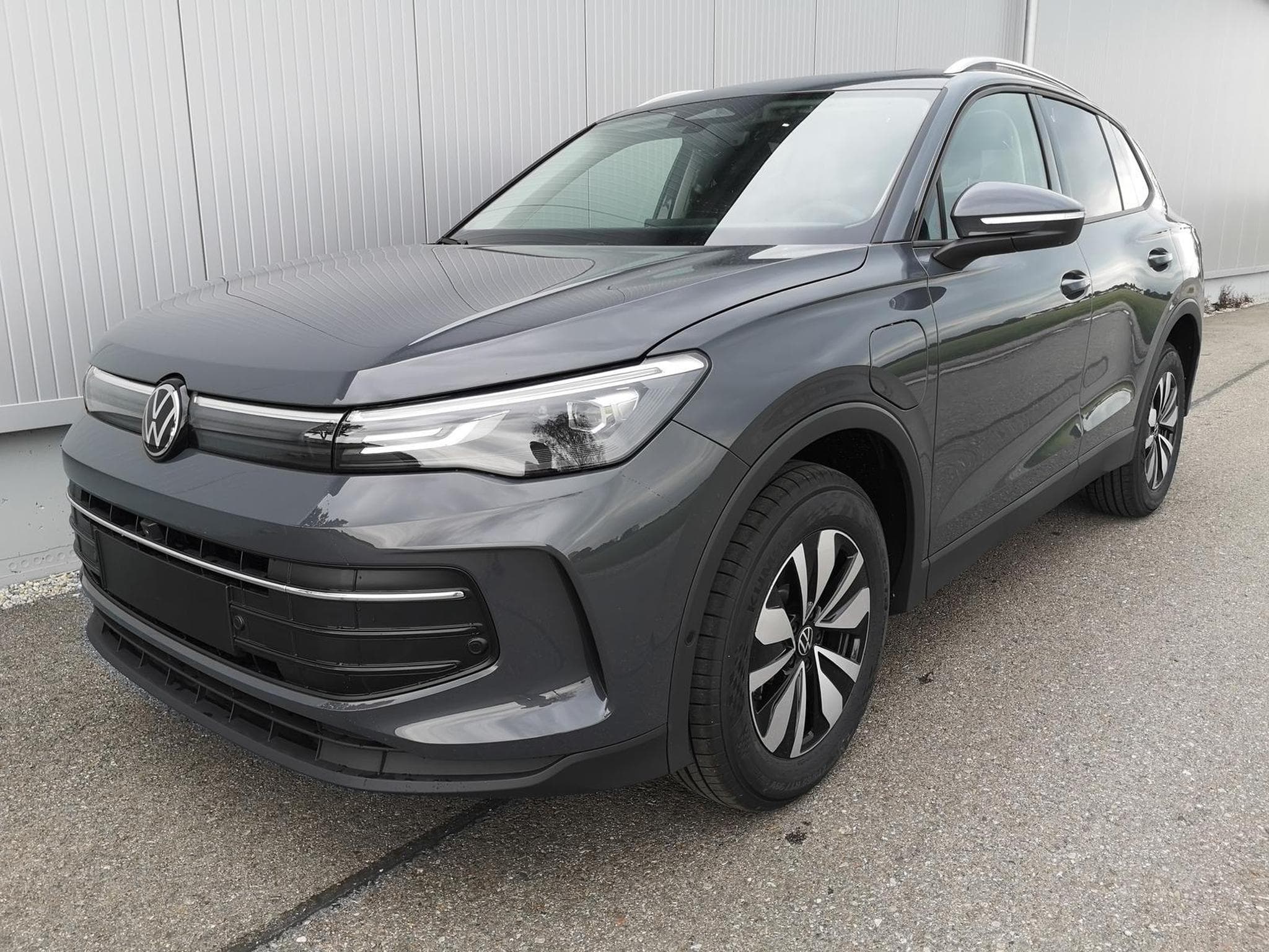 VW Tiguan 1.5 eHybrid Life (2026) - Photo 1