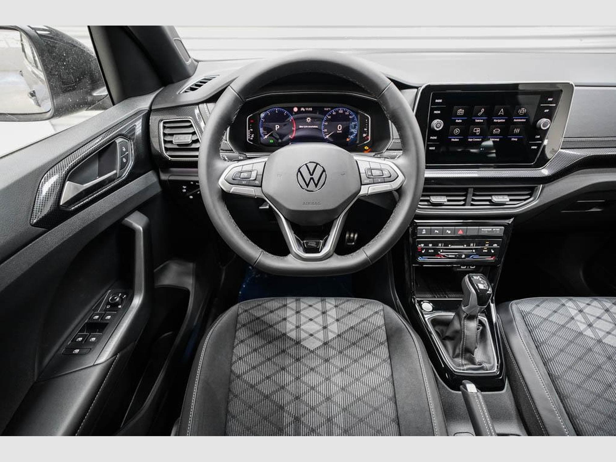 VW T-Cross 1,5 TSI DSG (2026) - Photo 8