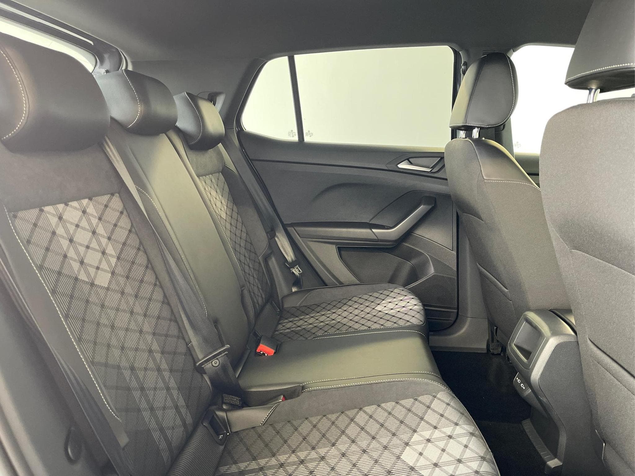 VW T-Cross R-Line (2026) - Photo 15