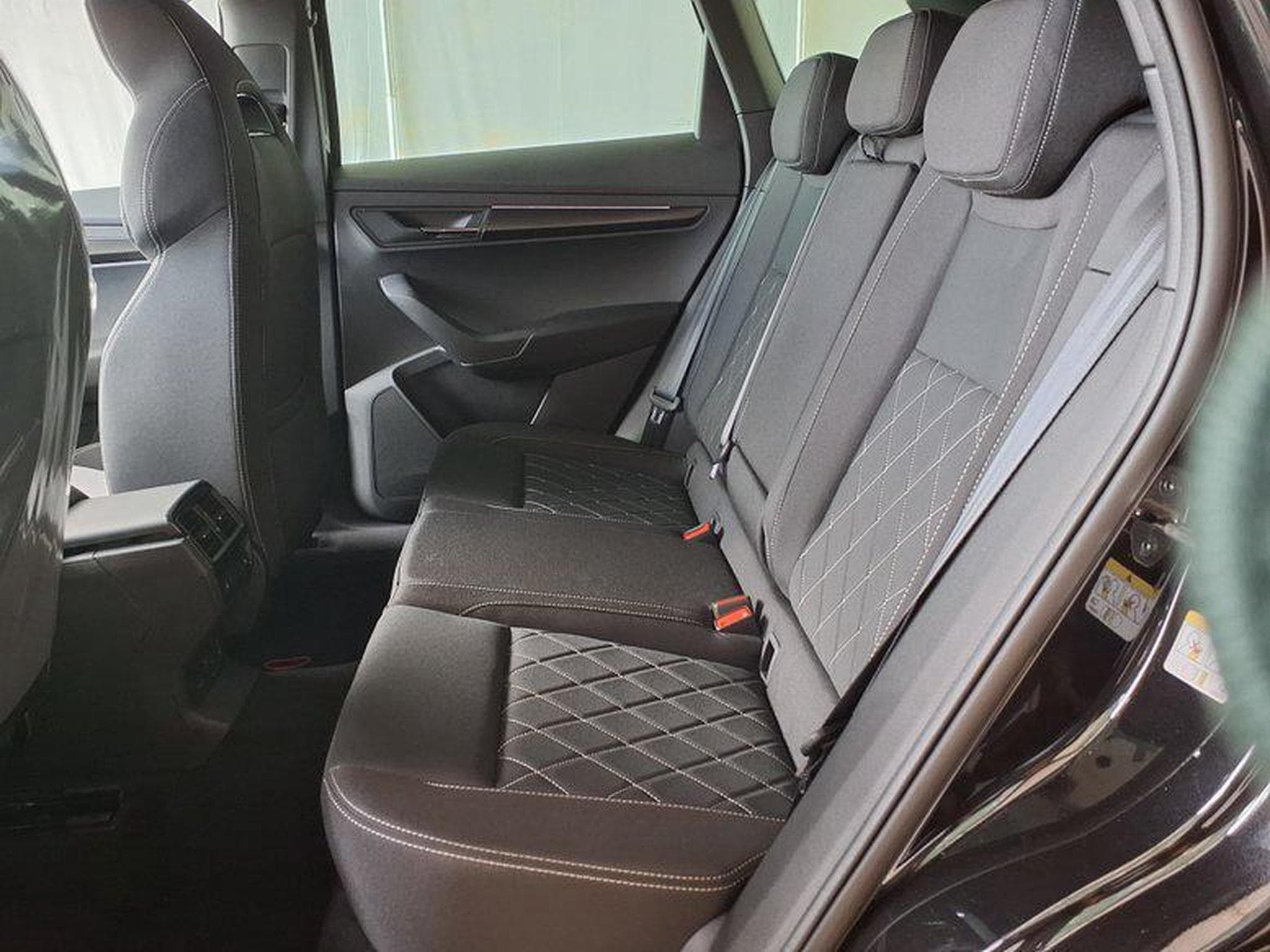 Skoda Karoq Sportline 2.0 TSI 7-Gang-DSG 4x4 (2026) - Photo 6