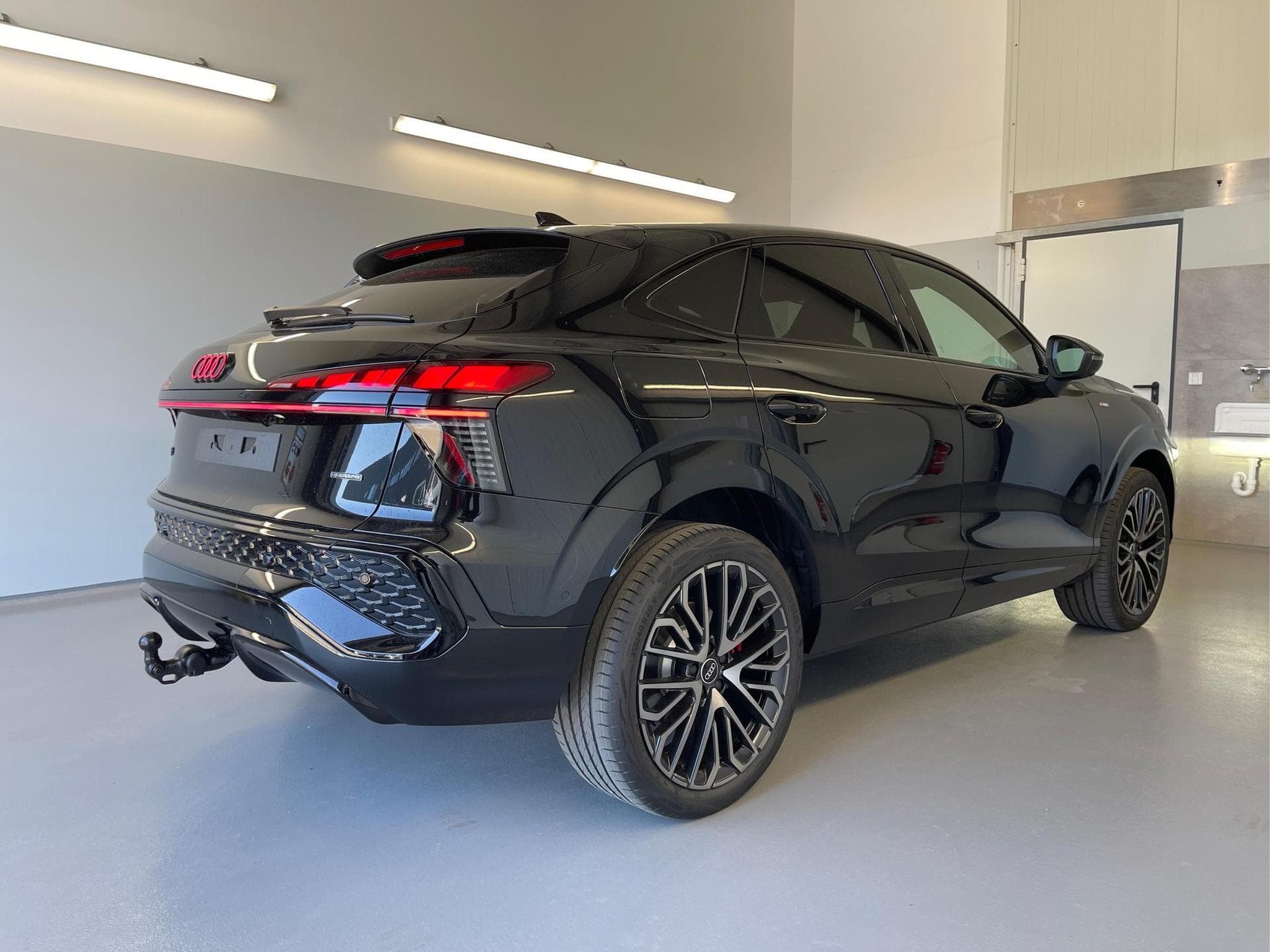 Audi Q3 Sportback NEU (2026) - Photo 4