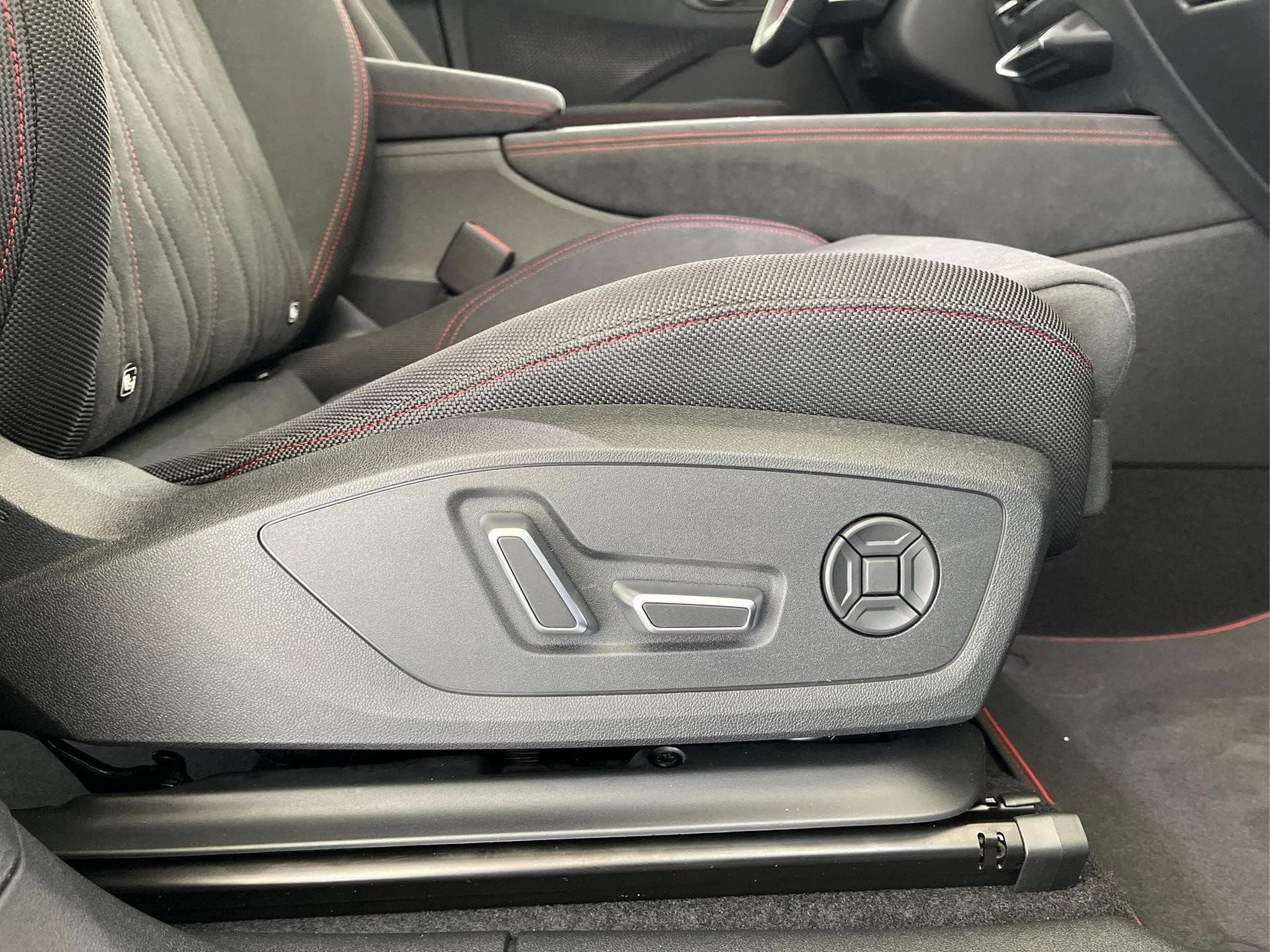 Audi Q3 Sportback NEU (2026) - Photo 15