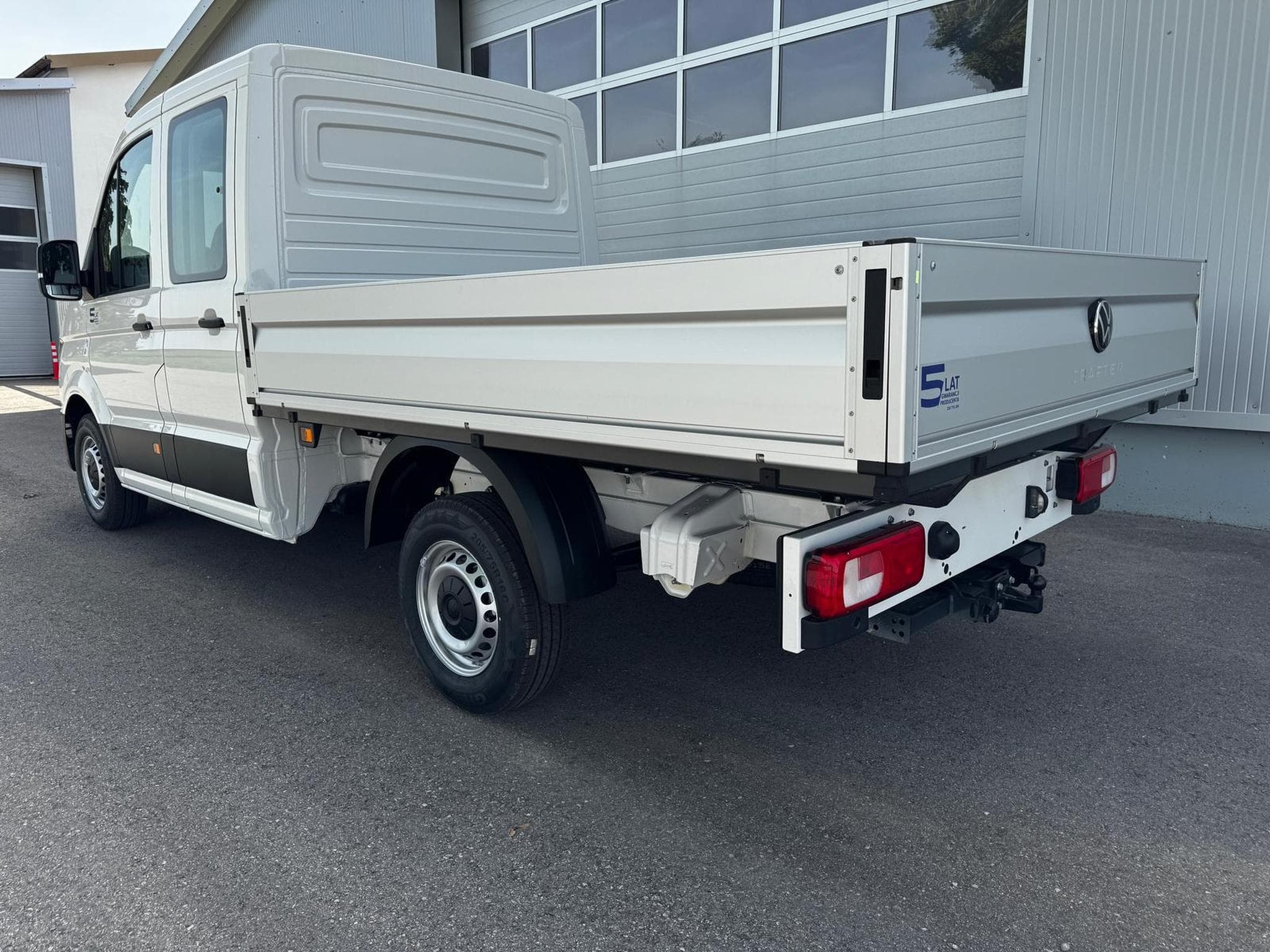 VW Crafter Pritsche 35 DOKA mittellang FWD (2026) - Foto 2