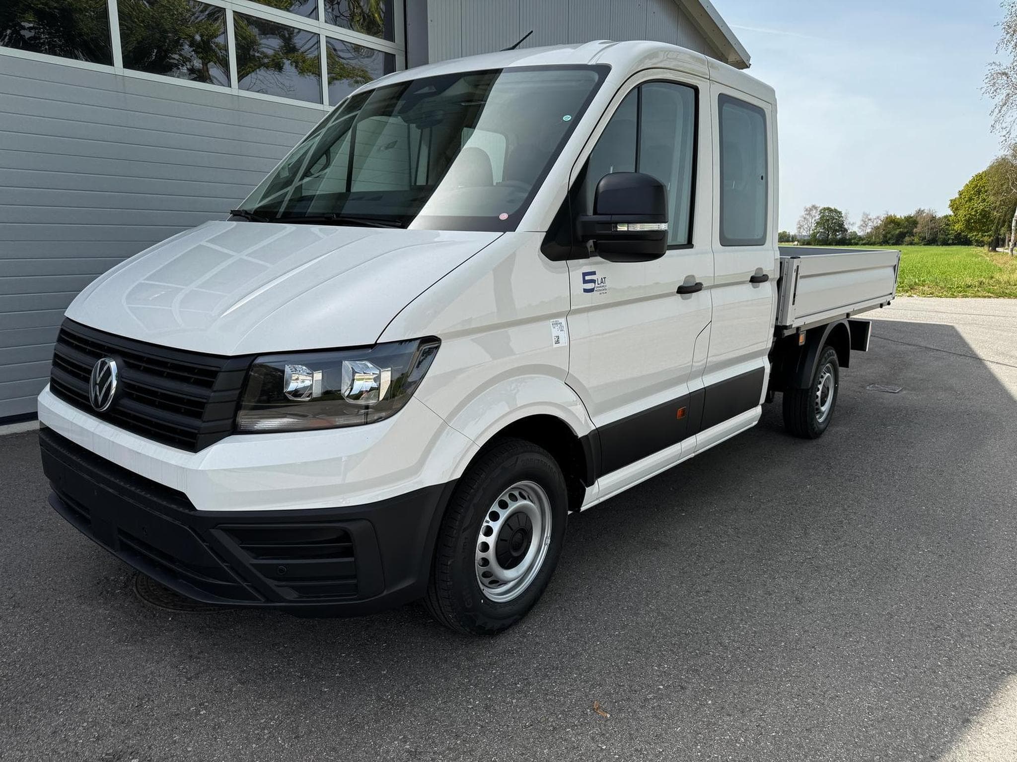 VW Crafter Pritsche 35 DOKA mittellang FWD (2026) - Foto 1