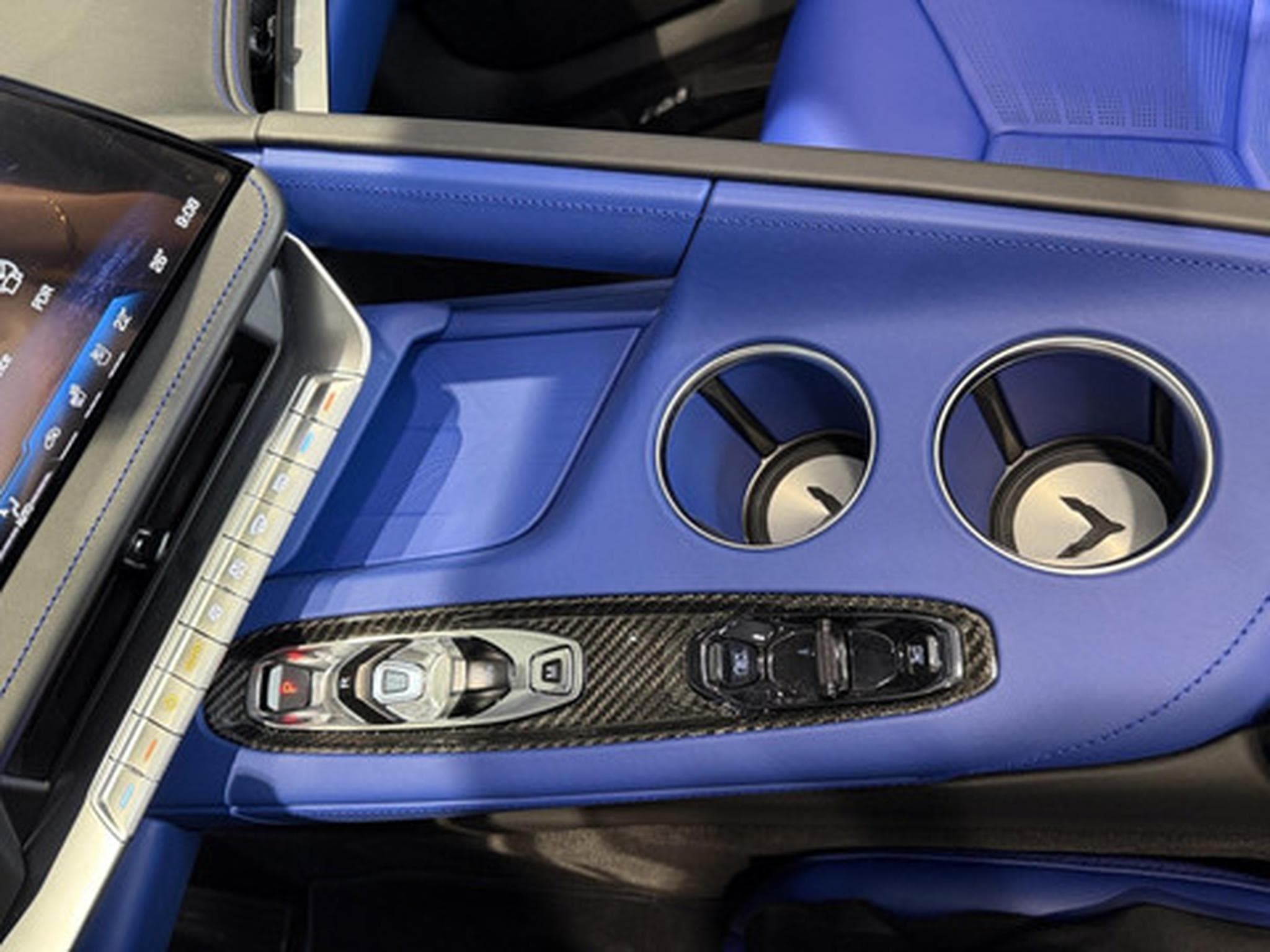 Chevrolet Corvette C8 ERAY CABRIOLET 3LZ eAWD 6.2 V8+eMotor (2026) - Photo 9