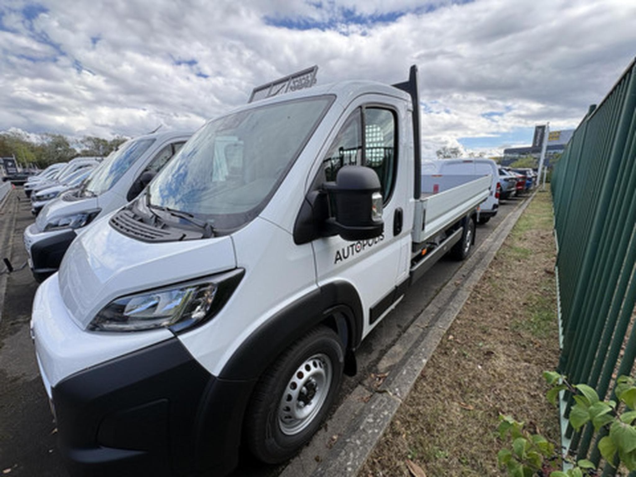 Opel Movano Plateau-ridelles L3 3.5T Heavy Diesel 140 (2026) - Foto 1
