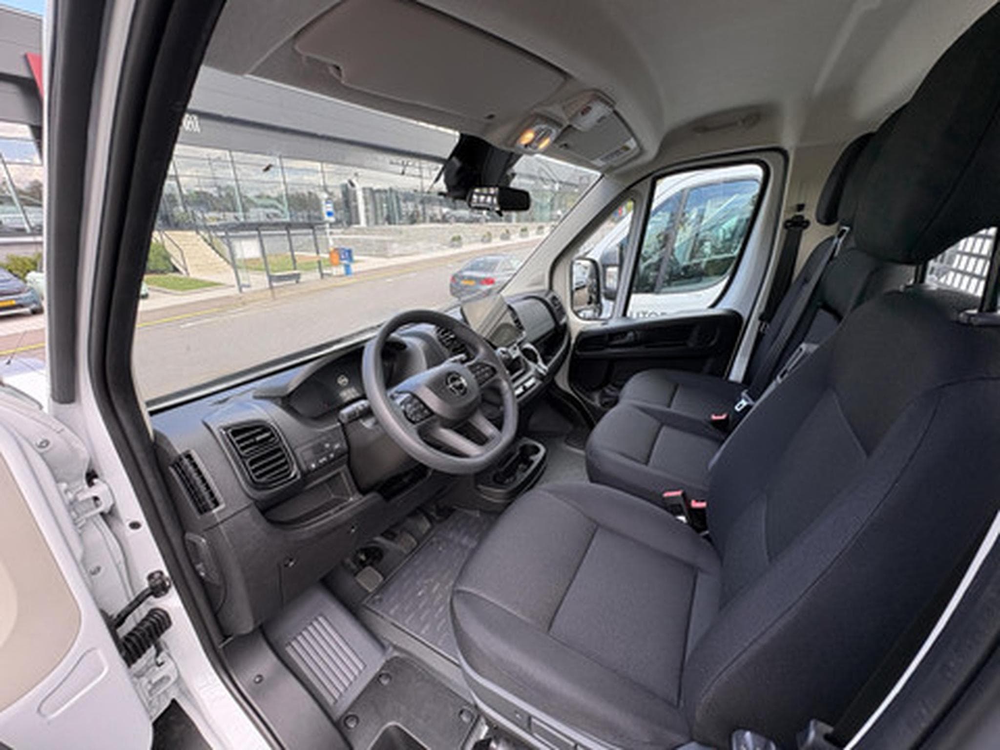 Opel Movano Plateau-ridelles L3 3.5T Heavy Diesel 140 (2026) - Foto 2