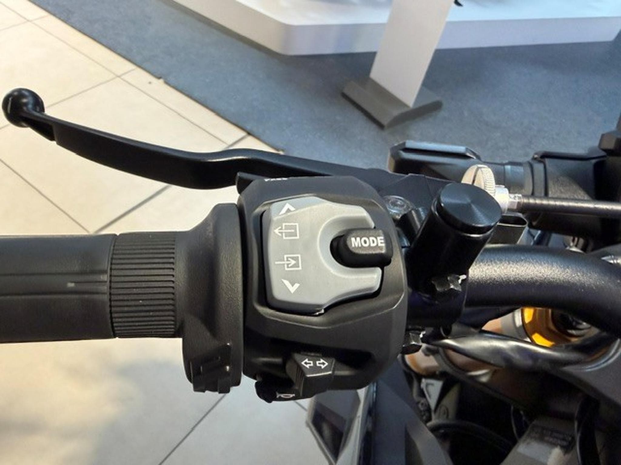 Suzuki GSX-S (2023) - Foto 10