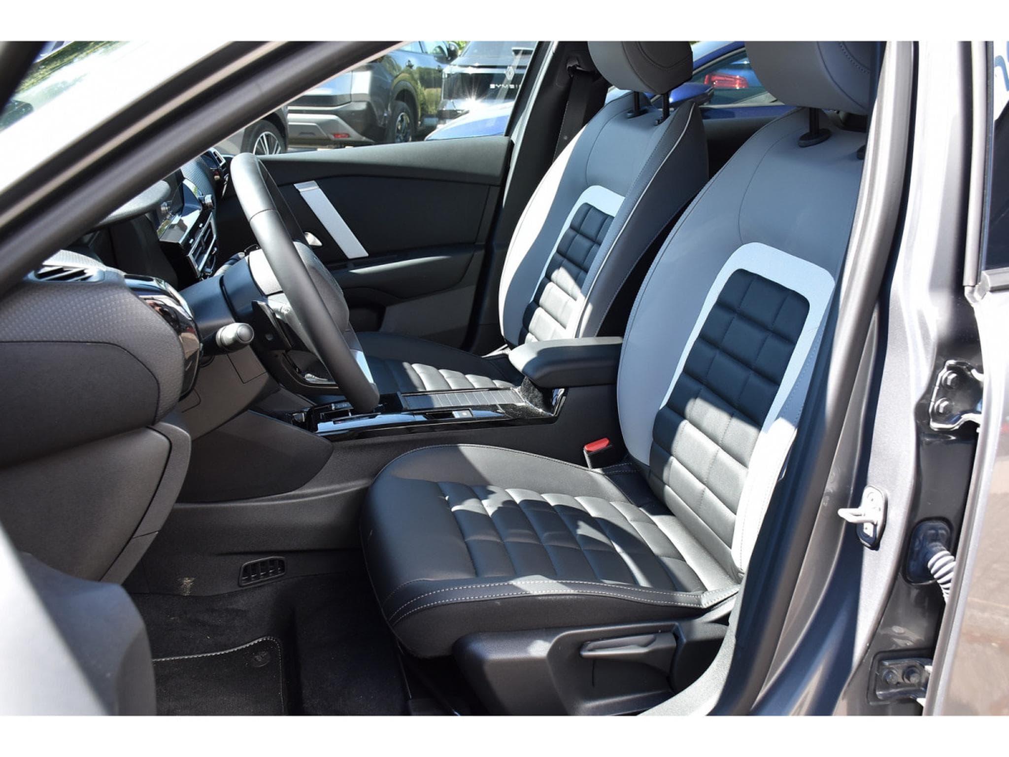 Citroën C4 X 1.2 MHEV 145 e-DCS6 Max ACC SIDE LANE GPS CAM360 1° MAIN (2025) - Foto 6