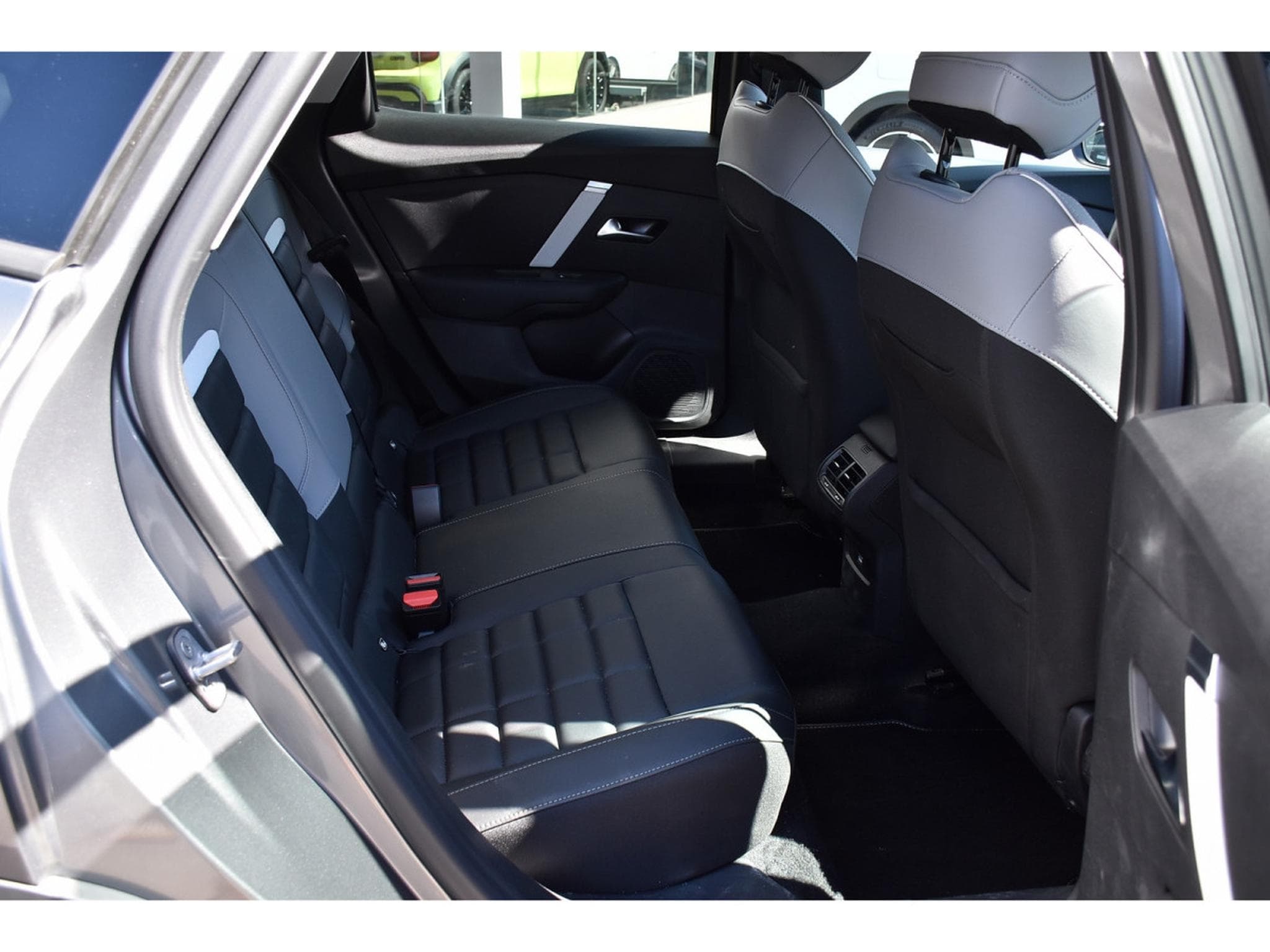 Citroën C4 X 1.2 MHEV 145 e-DCS6 Max ACC SIDE LANE GPS CAM360 1° MAIN (2025) - Foto 8