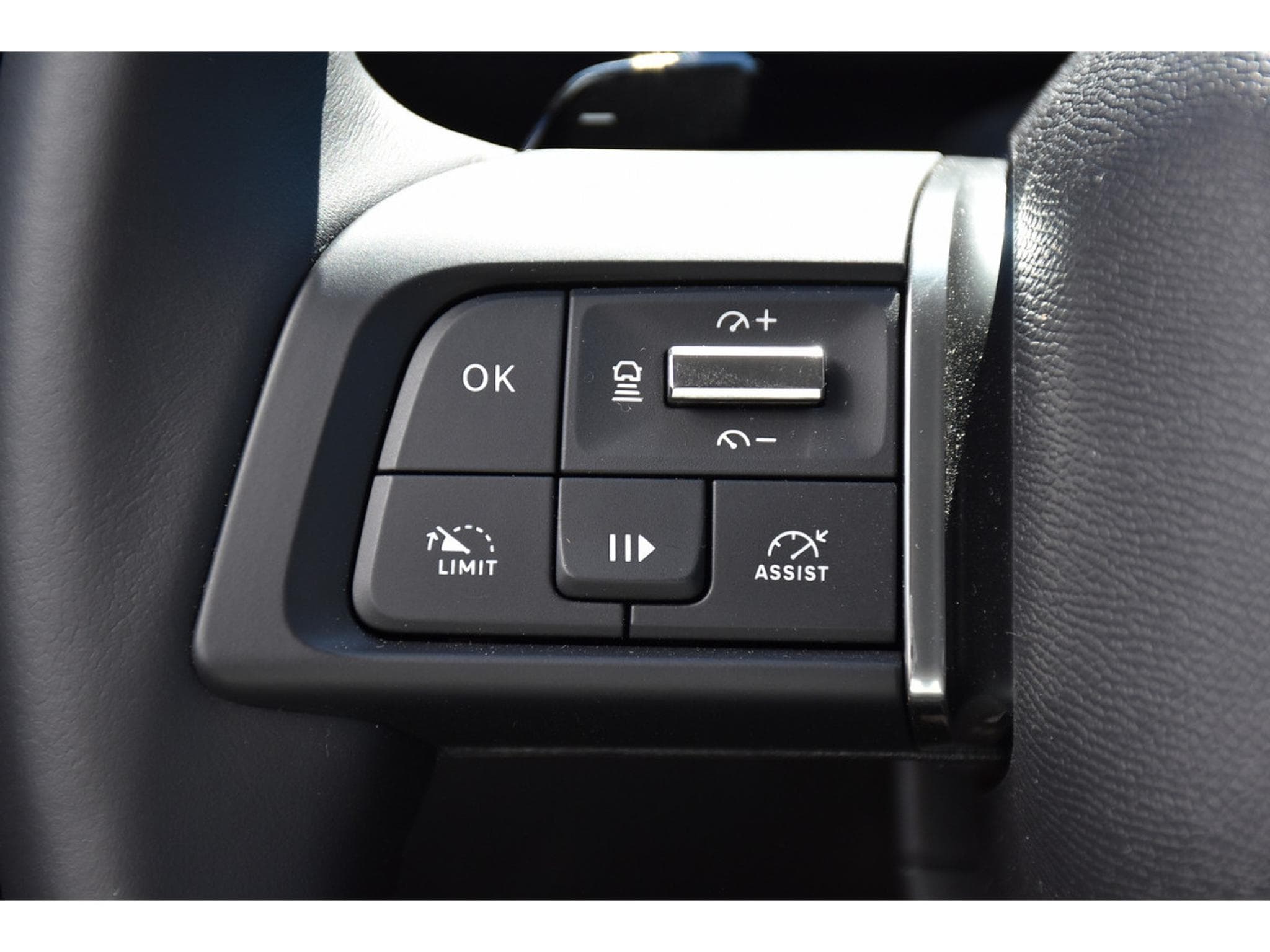 Citroën C4 X 1.2 MHEV 145 e-DCS6 Max ACC SIDE LANE GPS CAM360 1° MAIN (2025) - Foto 23