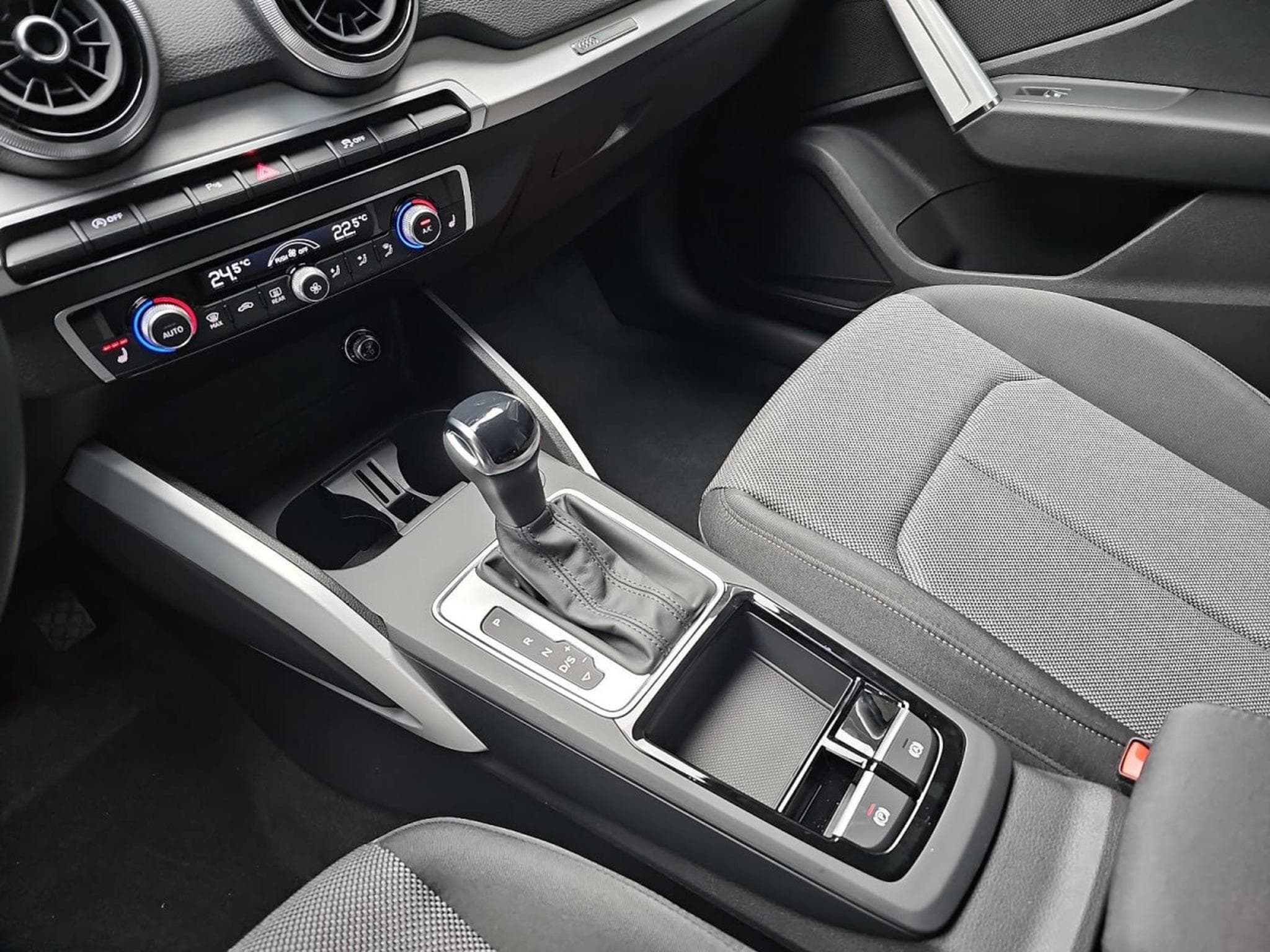 Audi Q2 35 TFSI S-Tronic 150  S-Line (2025) - Photo 11