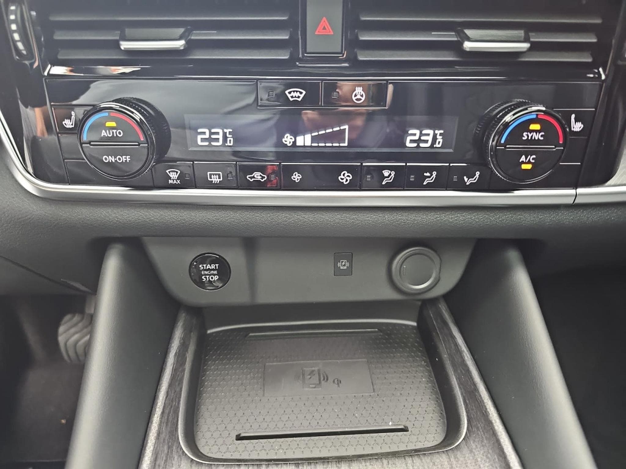 Nissan Qashqai 1.3 DIG-T MHEV 158 X-tronic Tekna (2026) - Photo 10