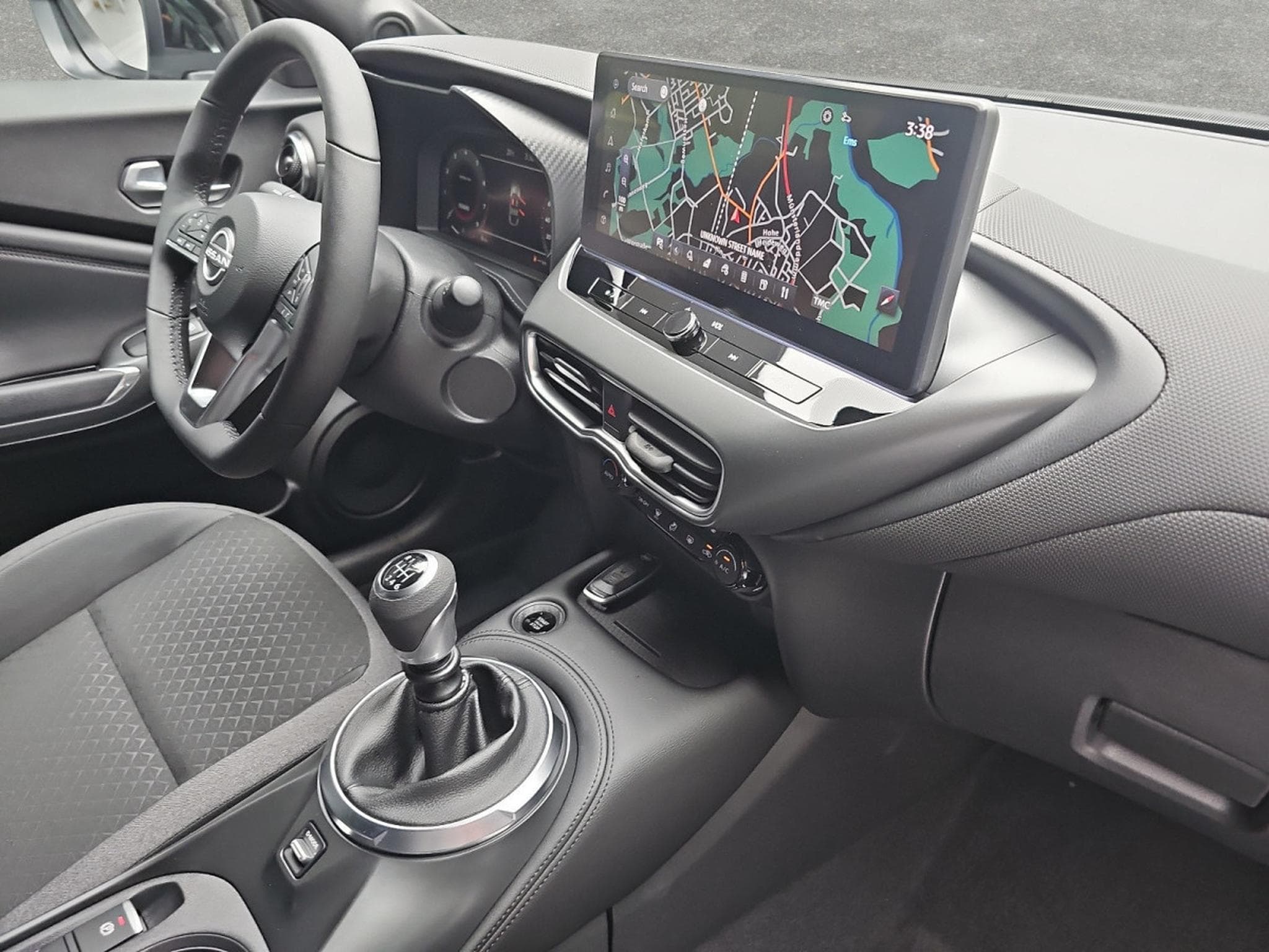 Nissan Juke 1.6 Hybrid 143 Auto N-Connecta (2026) - Photo 15
