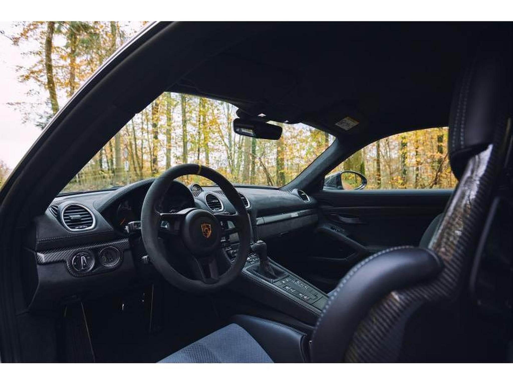 Porsche Cayman GT4 RS Weissach (2023) - Photo 21