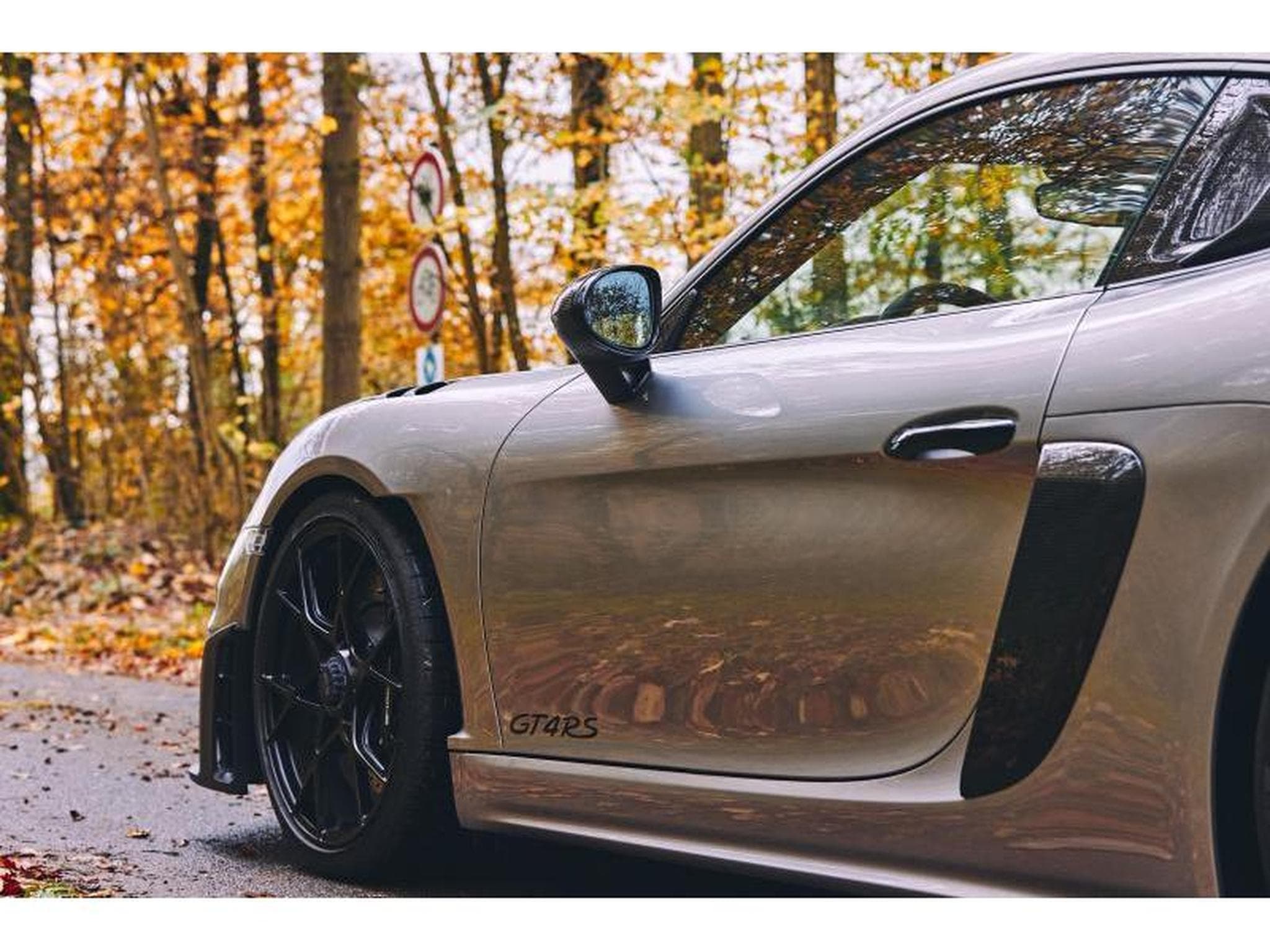 Porsche Cayman GT4 RS Weissach (2023) - Photo 20