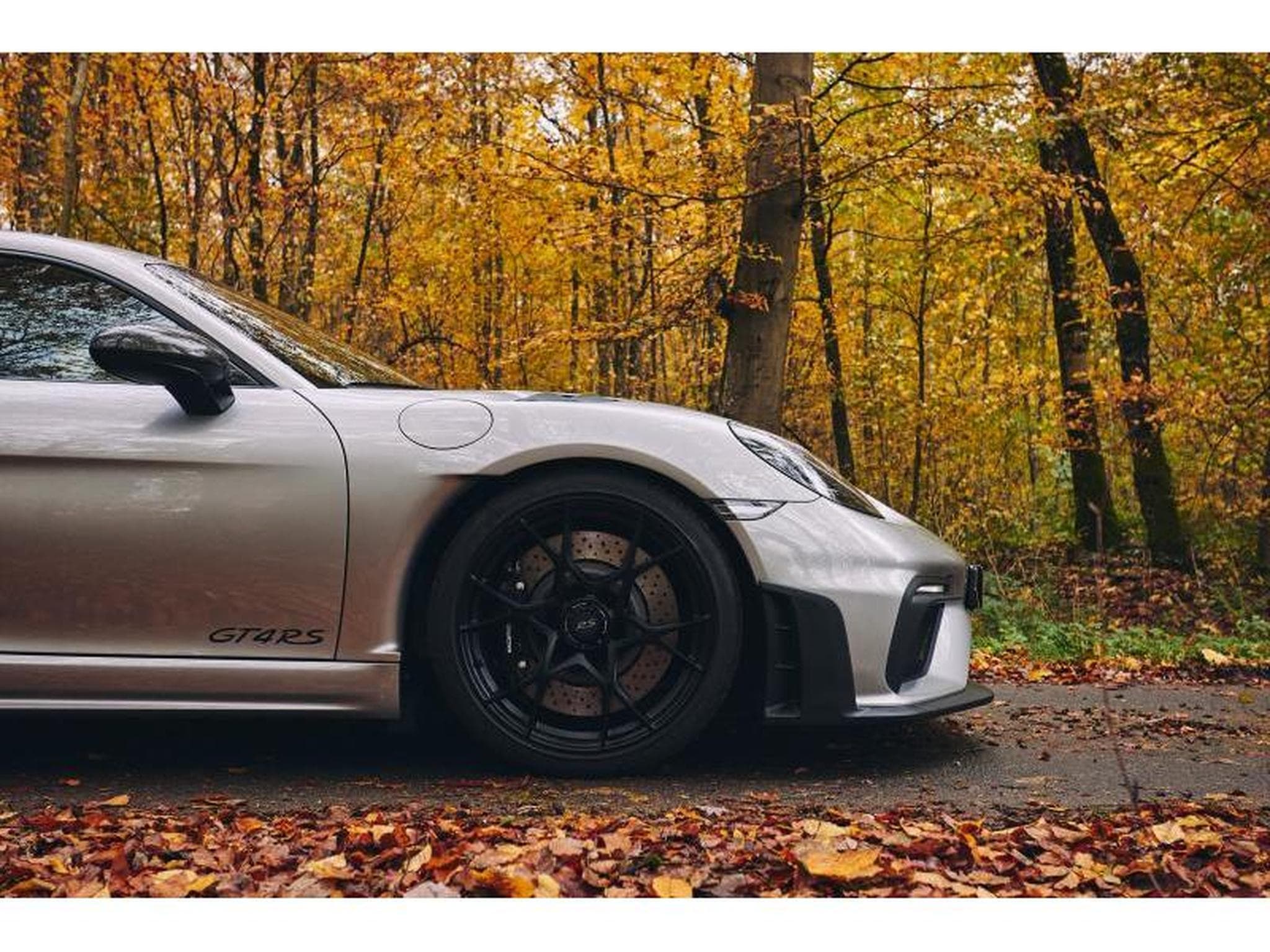 Porsche Cayman GT4 RS Weissach (2023) - Photo 37