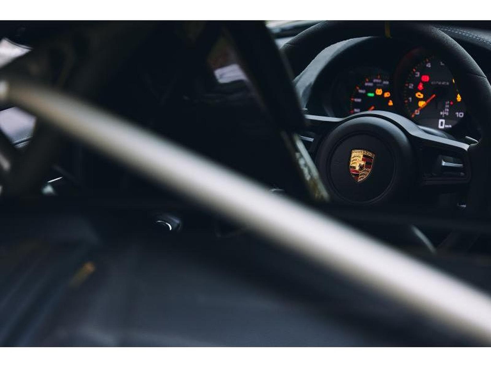 Porsche Cayman GT4 RS Weissach (2023) - Photo 49