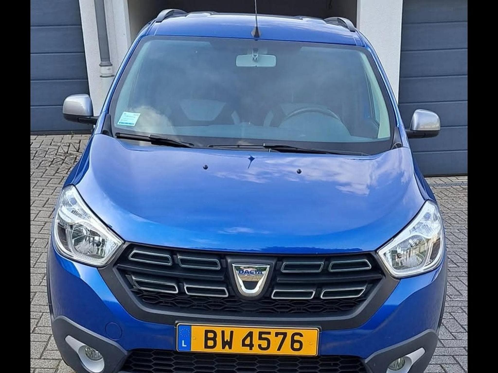 Dacia Lodgy Stepway 1.5 dCi / Blue 116 PS 7-Sitzer (2021) - Photo 4