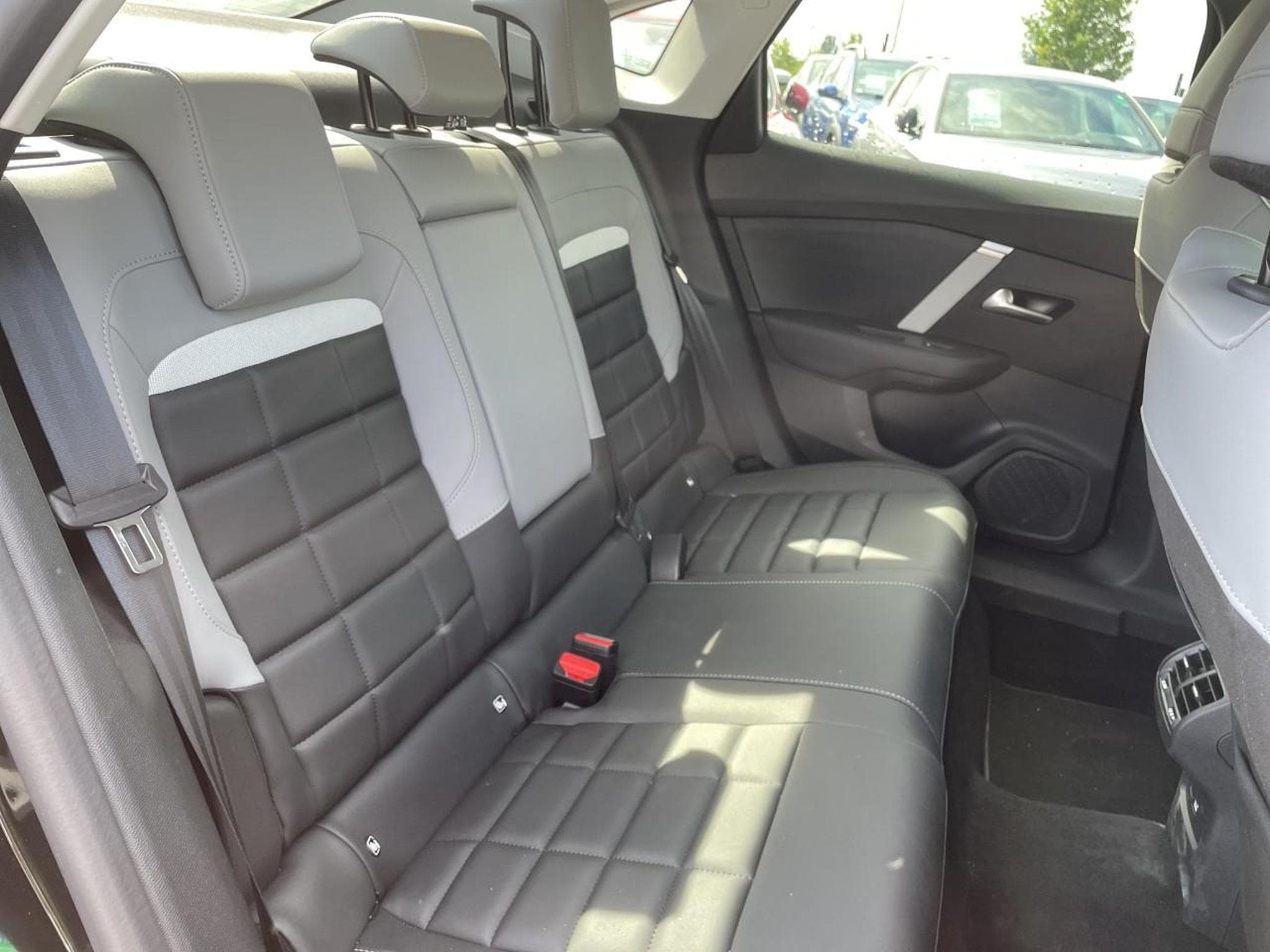Citroen C4 X 1.2 HYBRIDE 145 MAX E-DCS6 (2025) - Foto 16