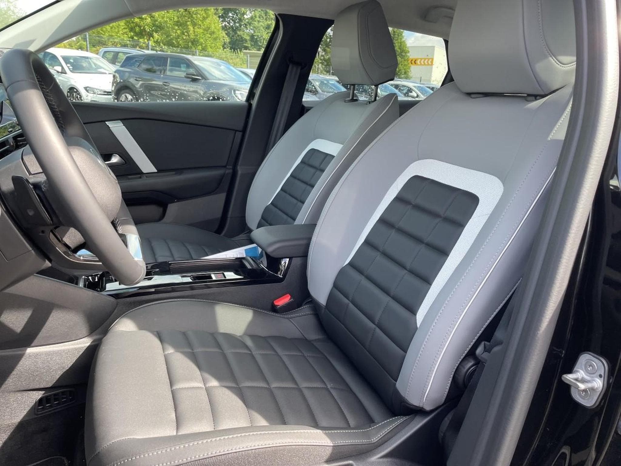 Citroen C4 X 1.2 HYBRIDE 145 MAX E-DCS6 (2025) - Foto 15
