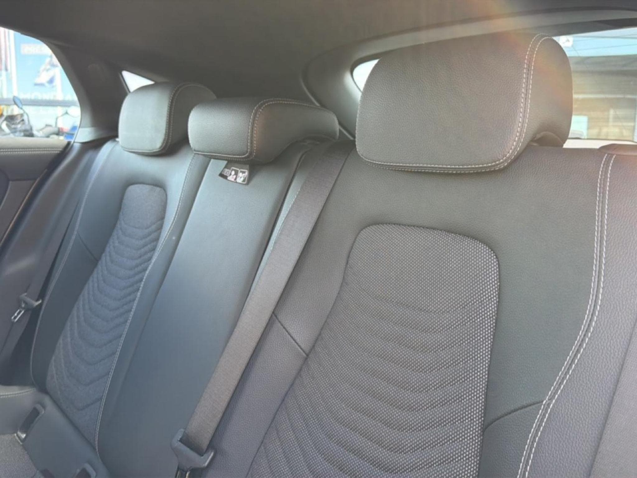 Mercedes CLA 180 180 136 BUSINESS LINE 7G-DCT (2023) - Photo 12