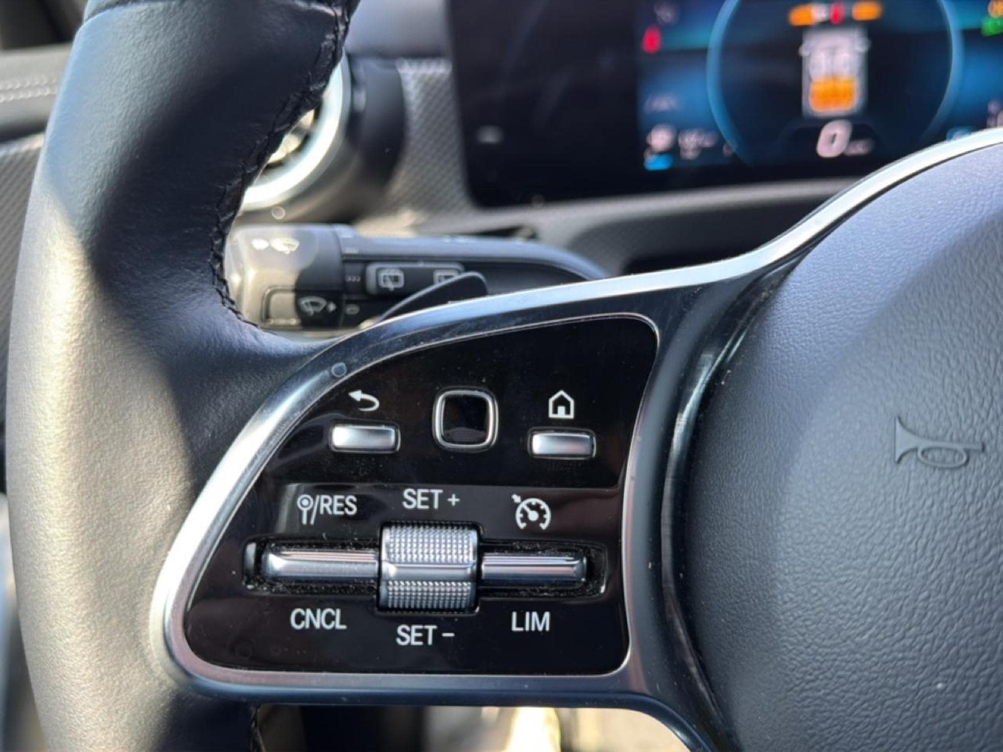 Mercedes CLA 180 180 136 BUSINESS LINE 7G-DCT (2023) - Photo 16