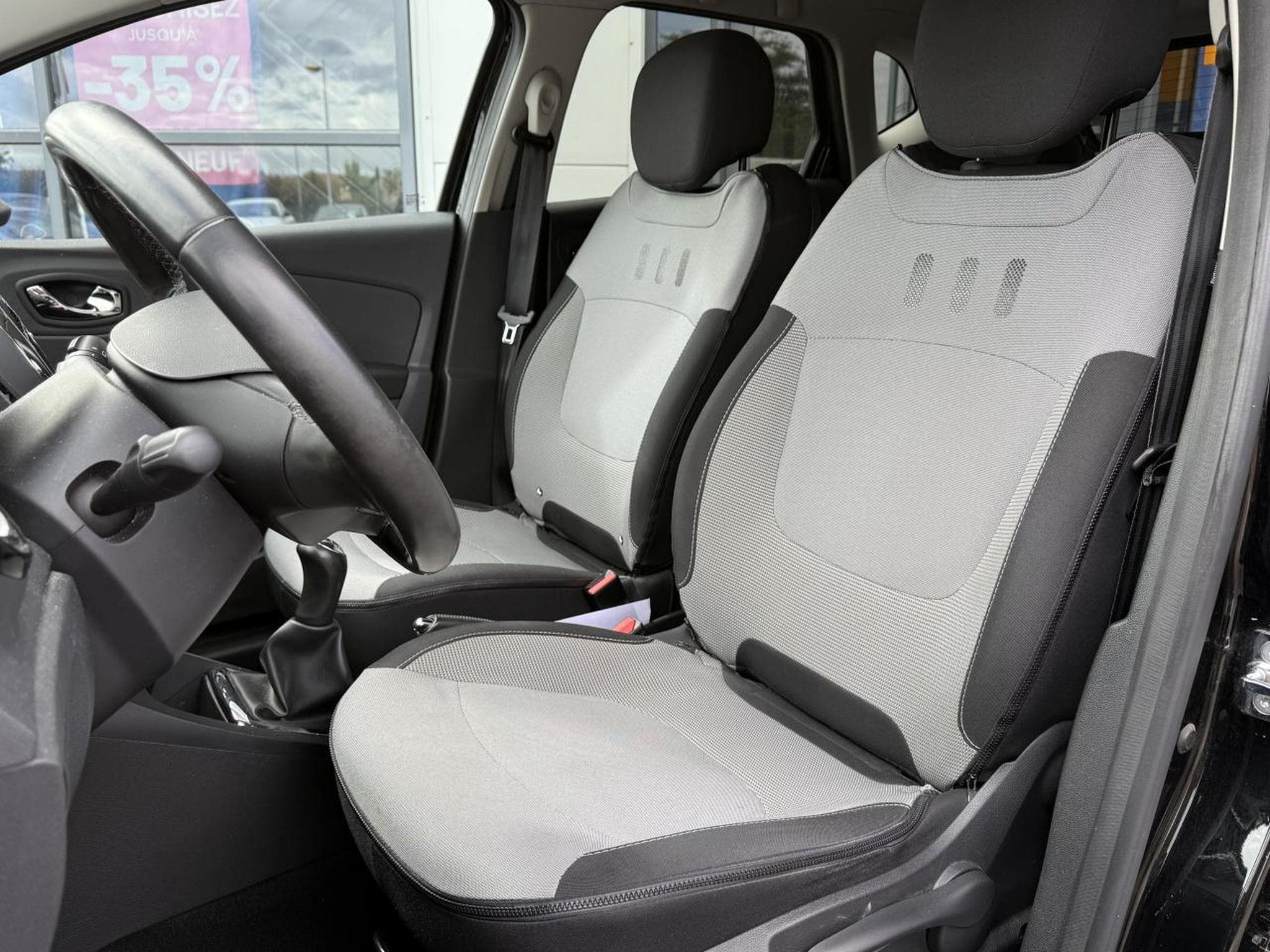 Renault CAPTUR 0.9 TCE 90 ENERGY INTENS 2016 (2016) - Foto 17
