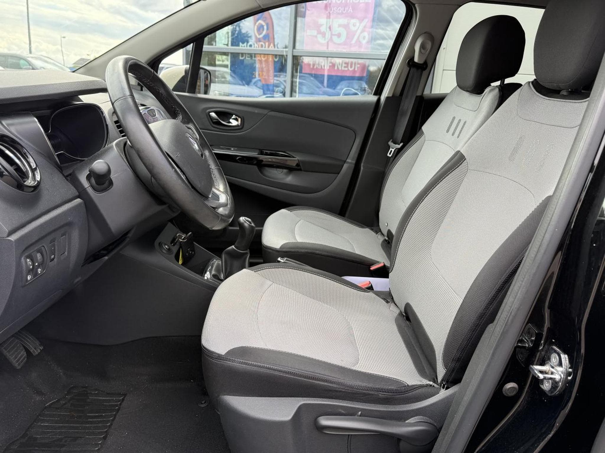 Renault CAPTUR 0.9 TCE 90 ENERGY INTENS 2016 (2016) - Foto 16