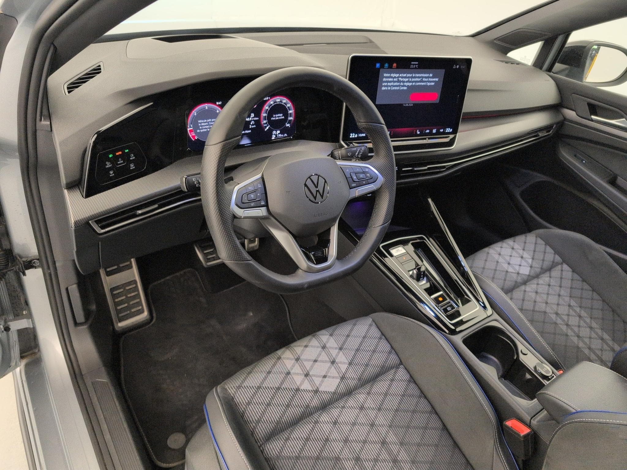 VW Golf VIII 2.0 TDI 150 DSG7 R-LINE (2025) - Foto 15