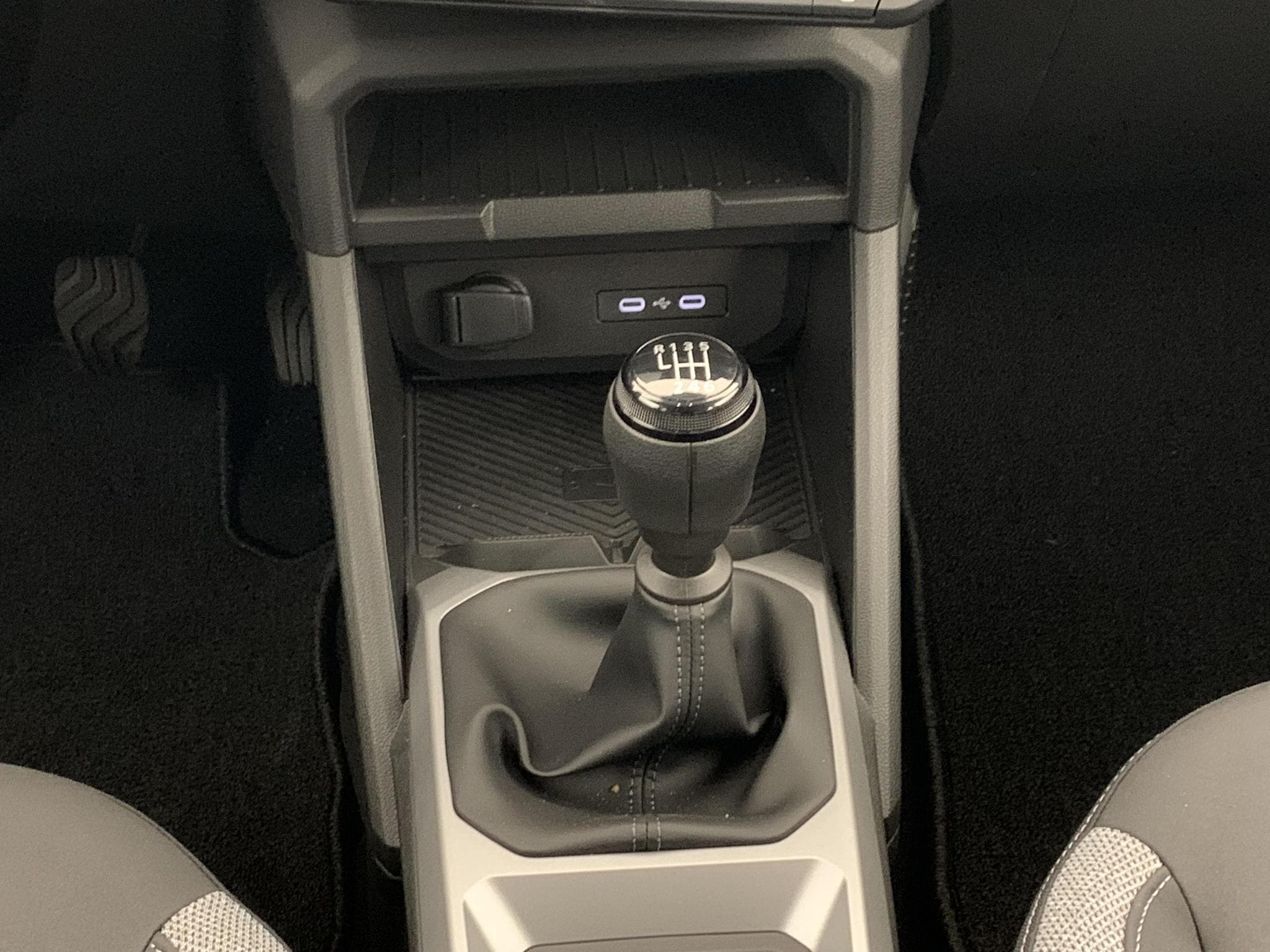 Dacia BIGSTER Mild Hybrid 140 Journey (2026) - Foto 17