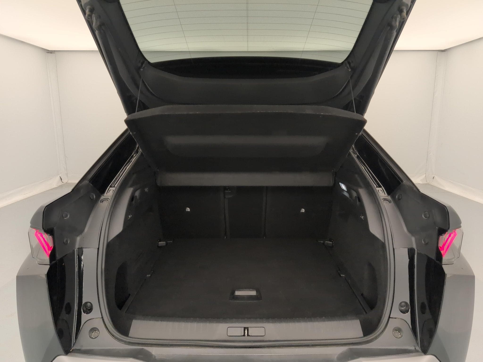Peugeot 3008 Hybrid 145 e-DCS6 GT (2025) - Foto 11