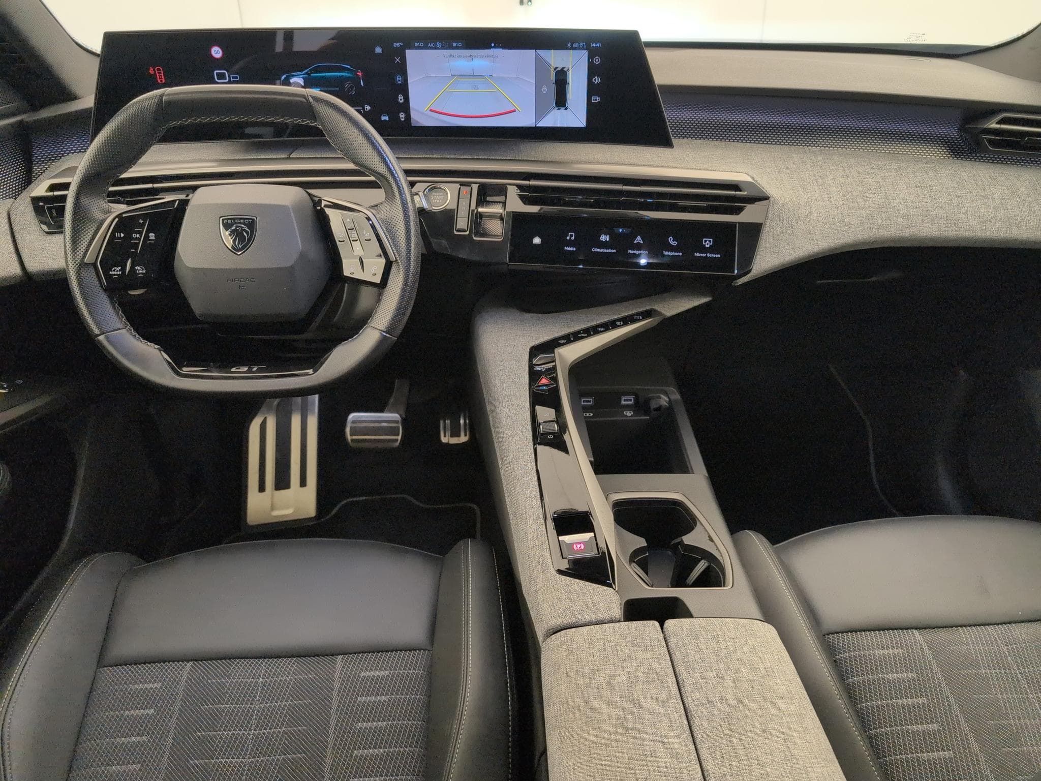 Peugeot 3008 Hybrid 145 e-DCS6 GT (2025) - Foto 13