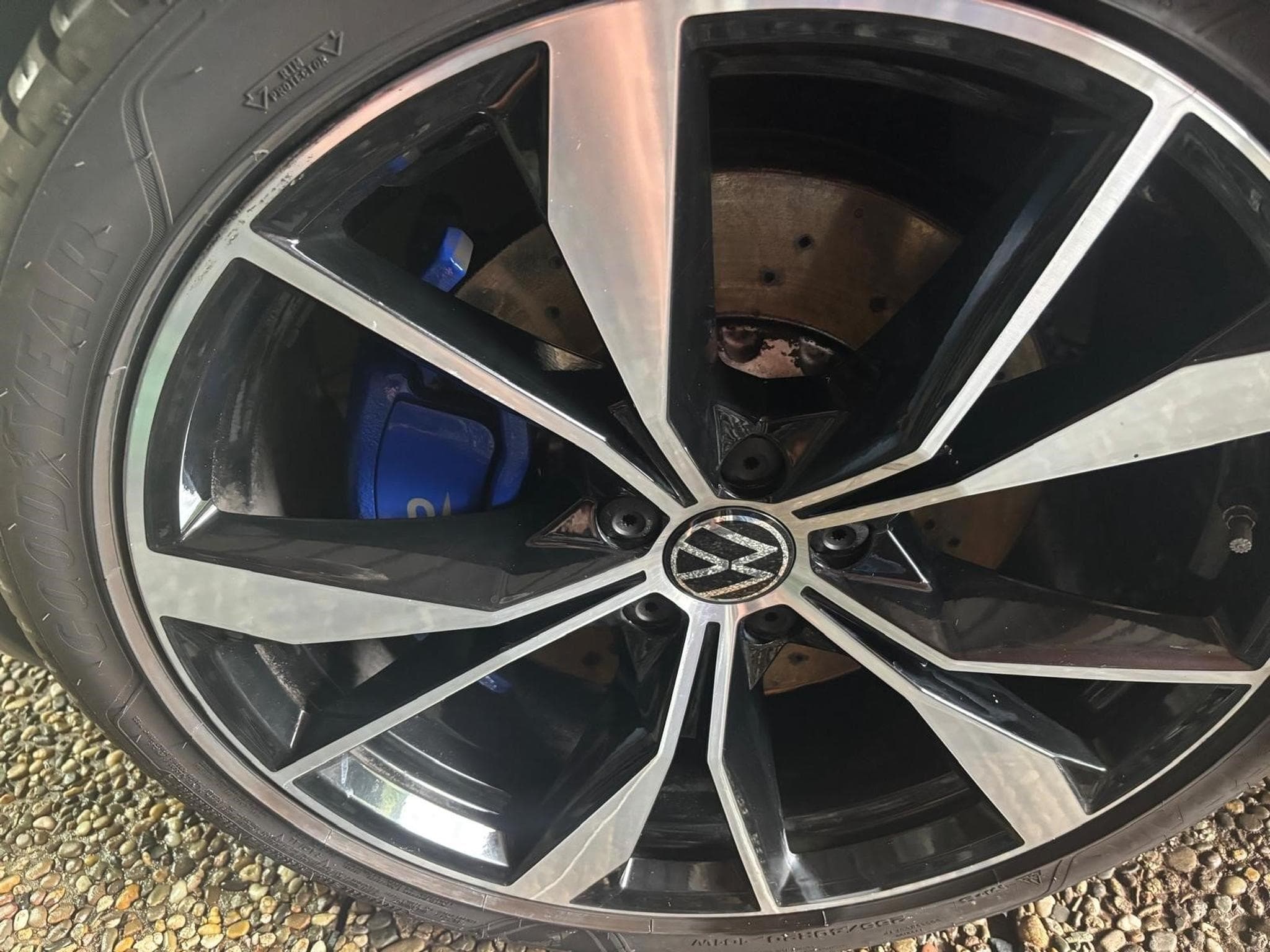 VW Tiguan R (2021) - Photo 9